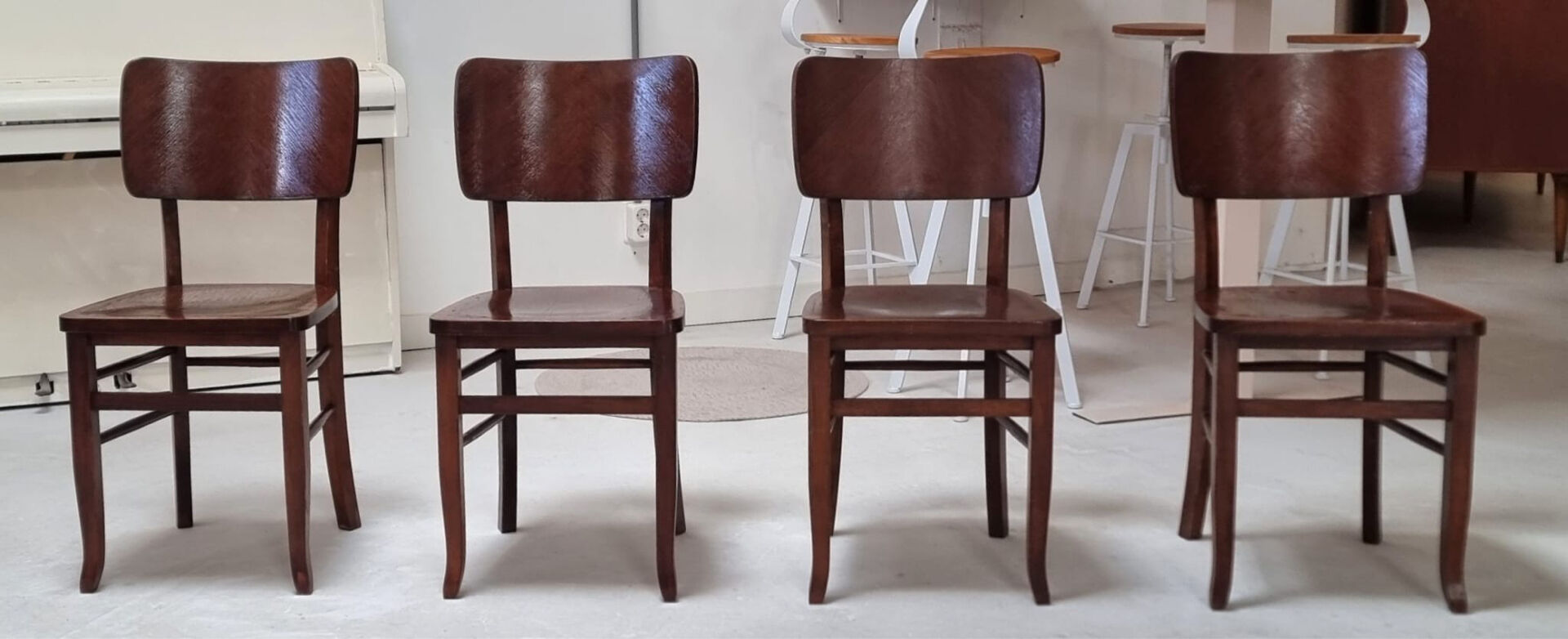Chaises du milieu du siècle