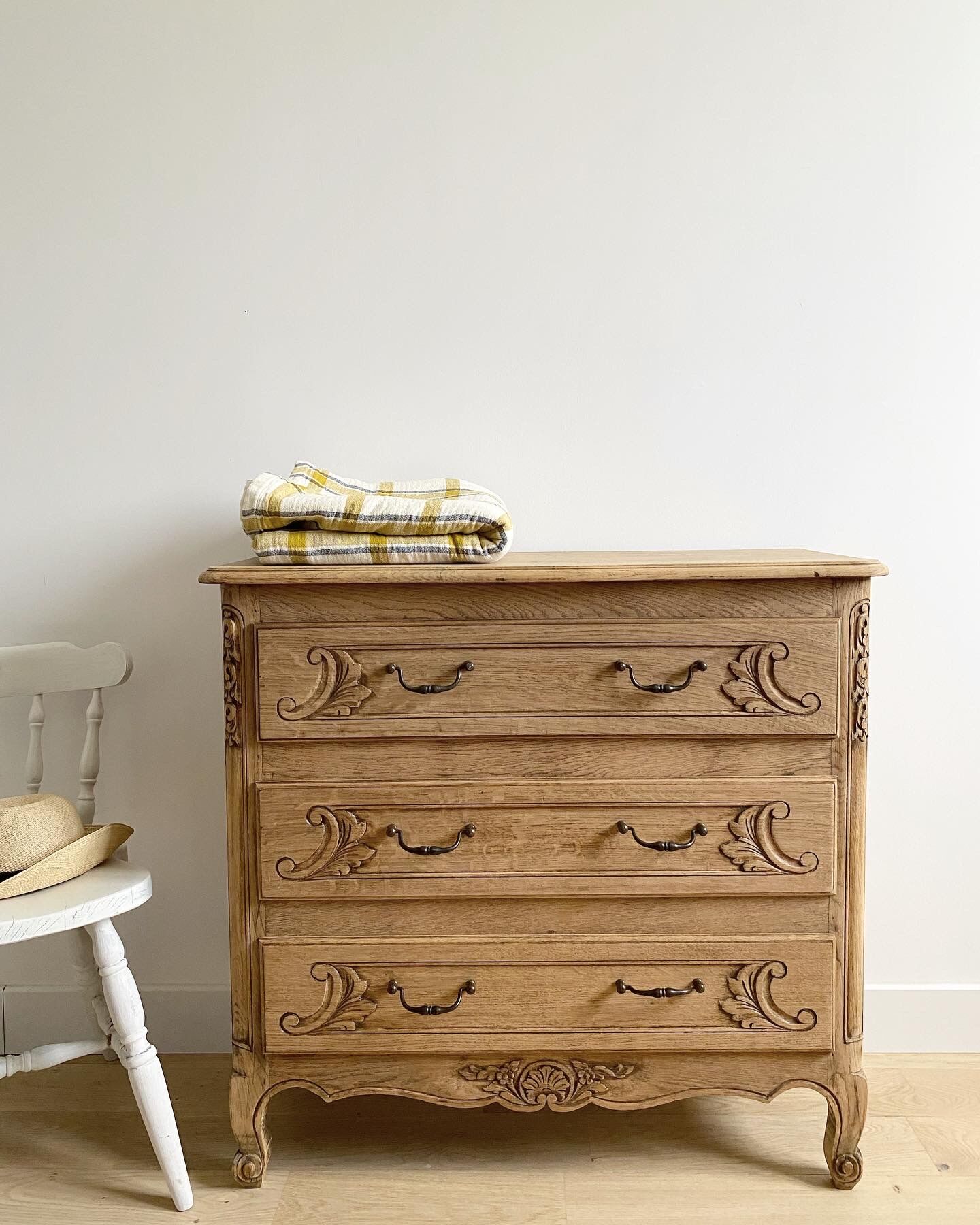 Antique chest of drawers
