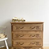 Antique chest of drawers
