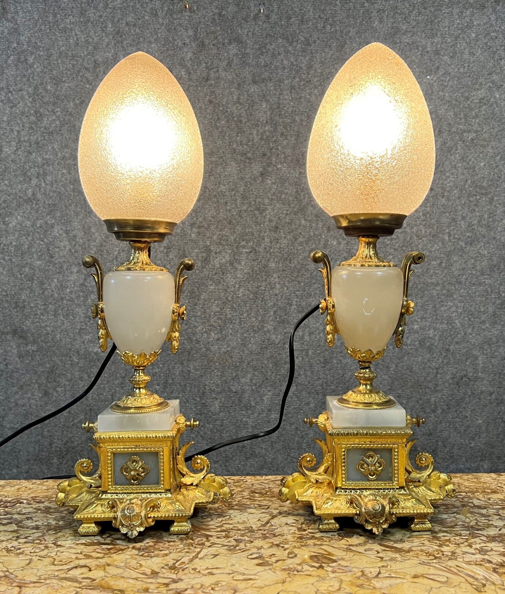 Superb pair of lamps from the Napoleon III era in albatre and gilded bronze circa 1880