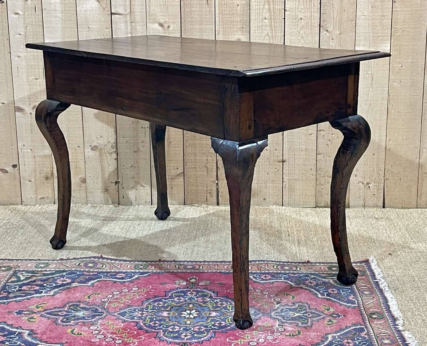 Console rustique anglaise du 18ème siècle en châtaignier et merisier