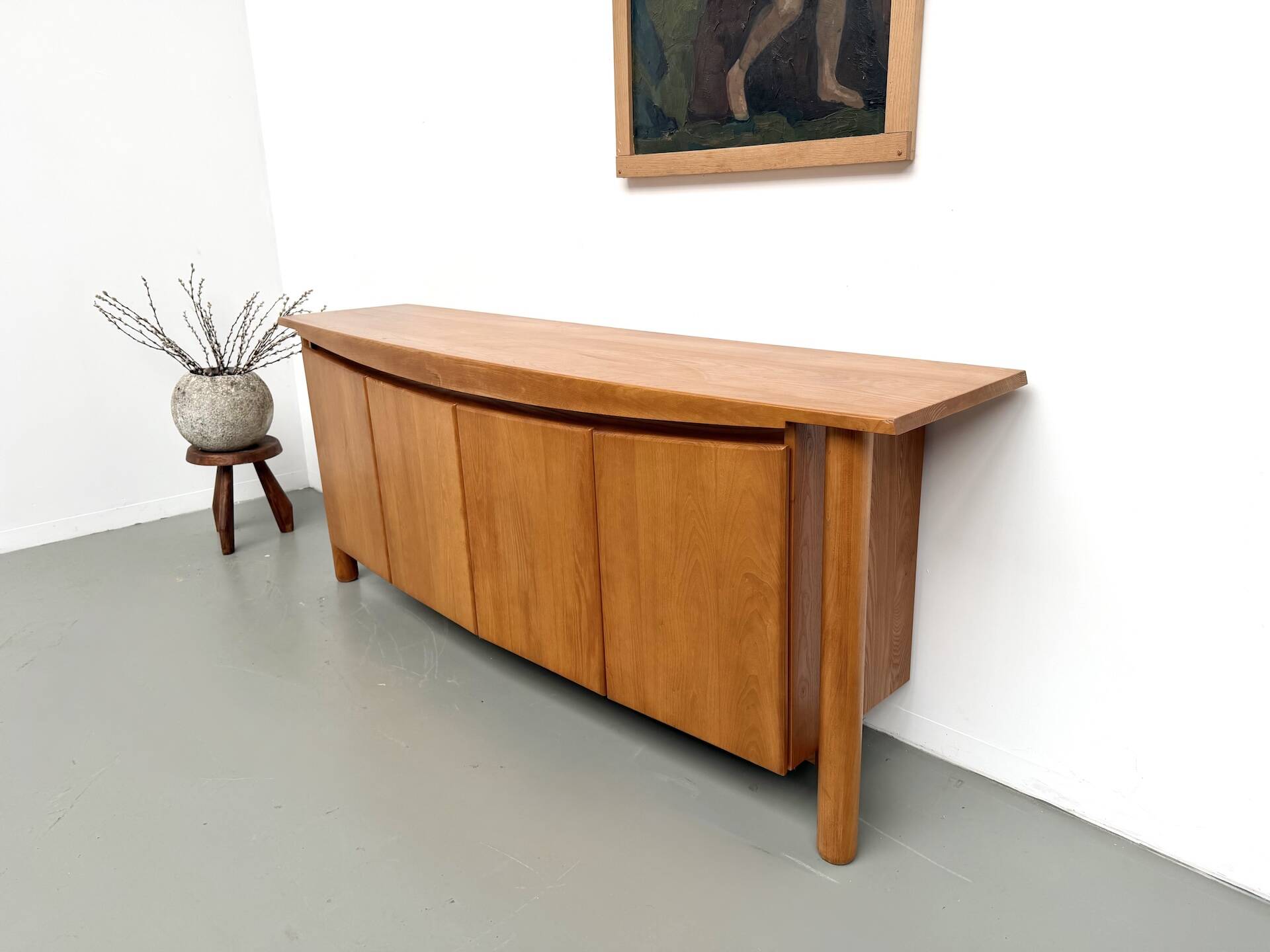 Enfilade galbée Maison Regain en orme massif, 1970