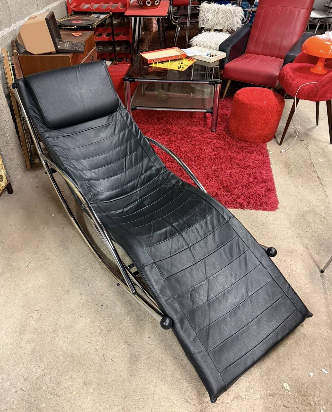 chaise longue italienne à bascule années 1980 en cuir et chrome