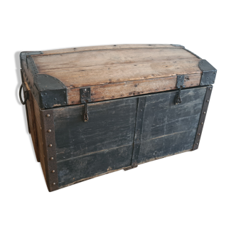 Coffre en bois ancien
