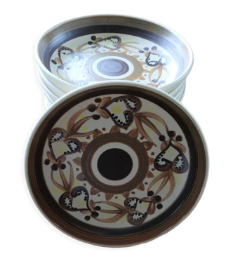9 assiettes creuses en grès