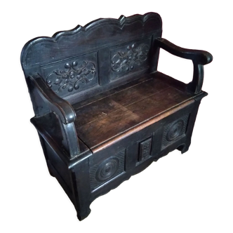 Breton closed bed chest bench