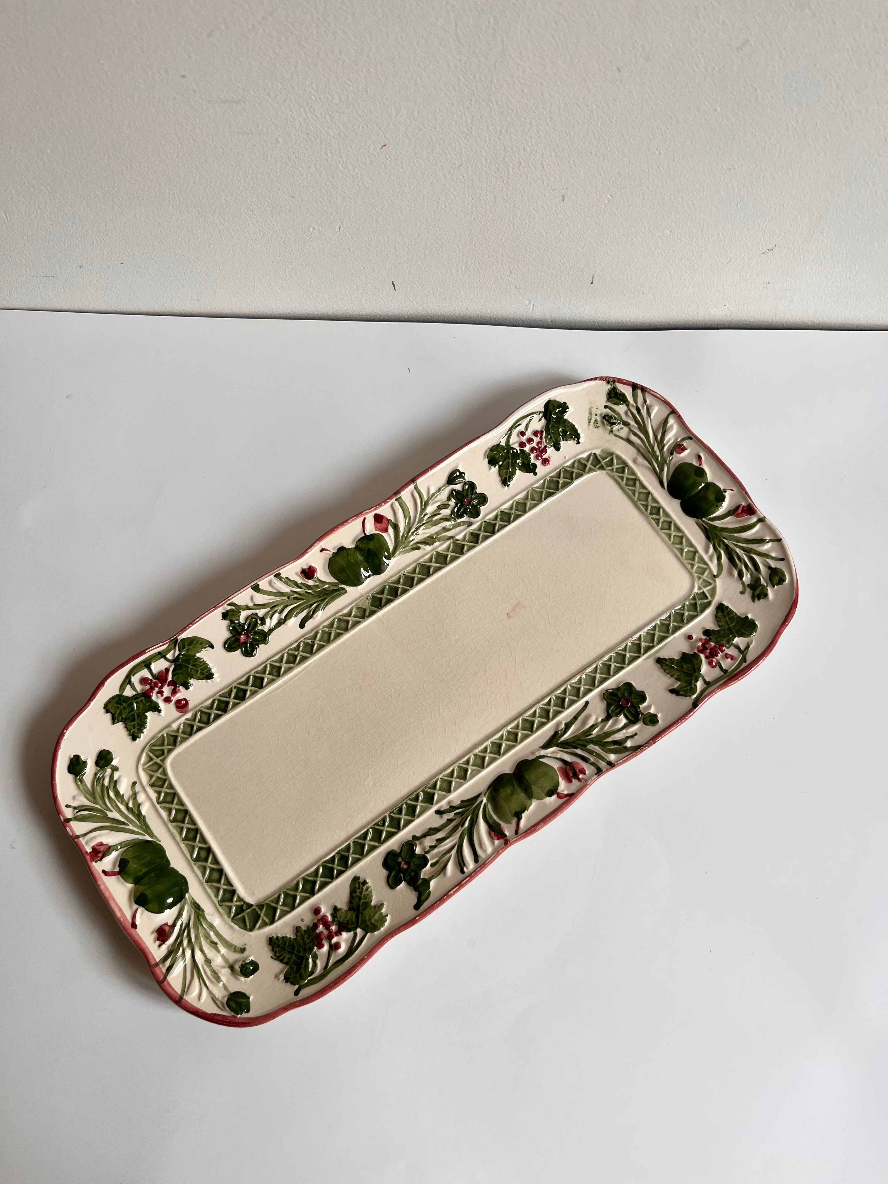 Vintage cake dish