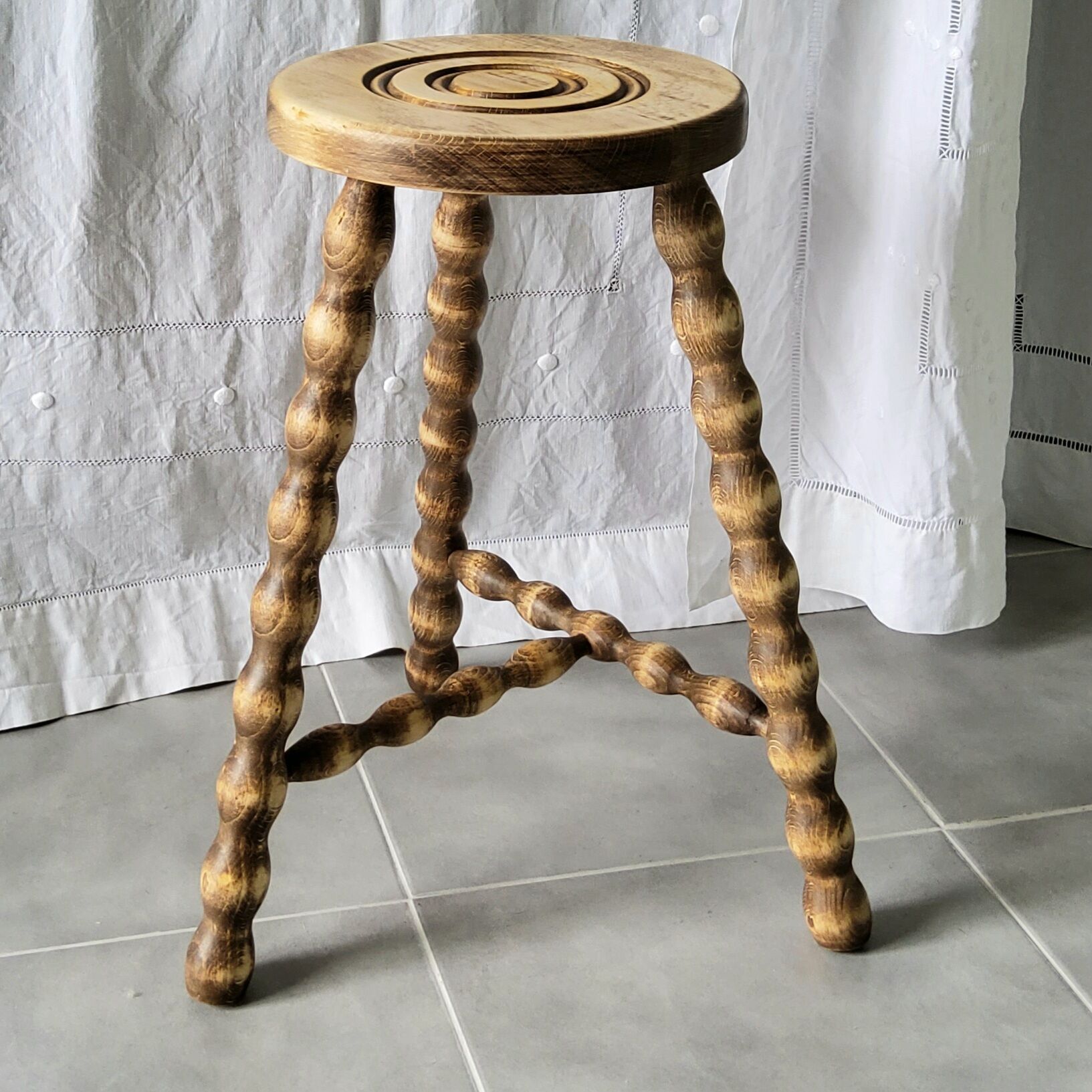 Tripod stool