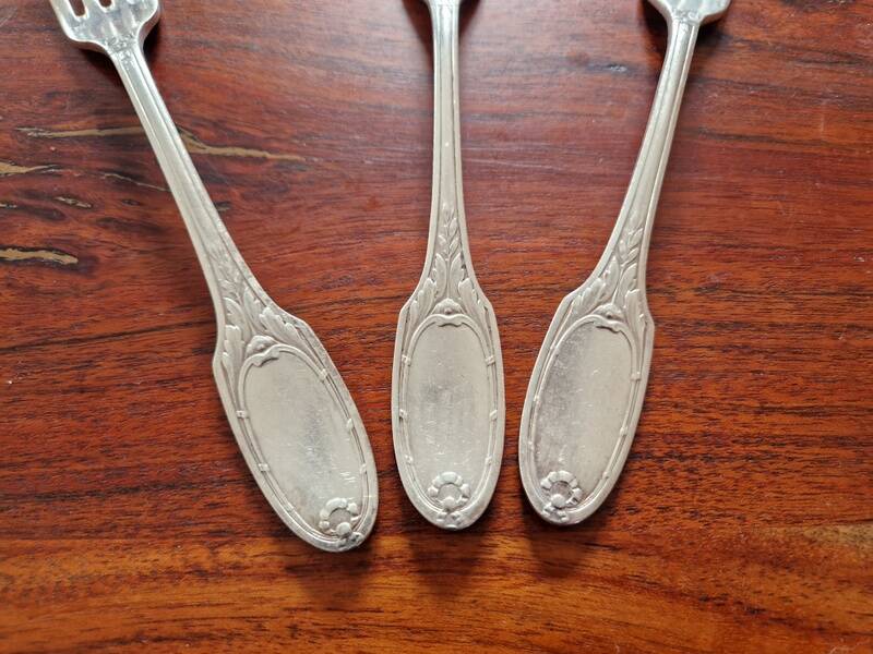 Christofle - Set of 3 Marie Antoinette model table forks in silver-plated metal