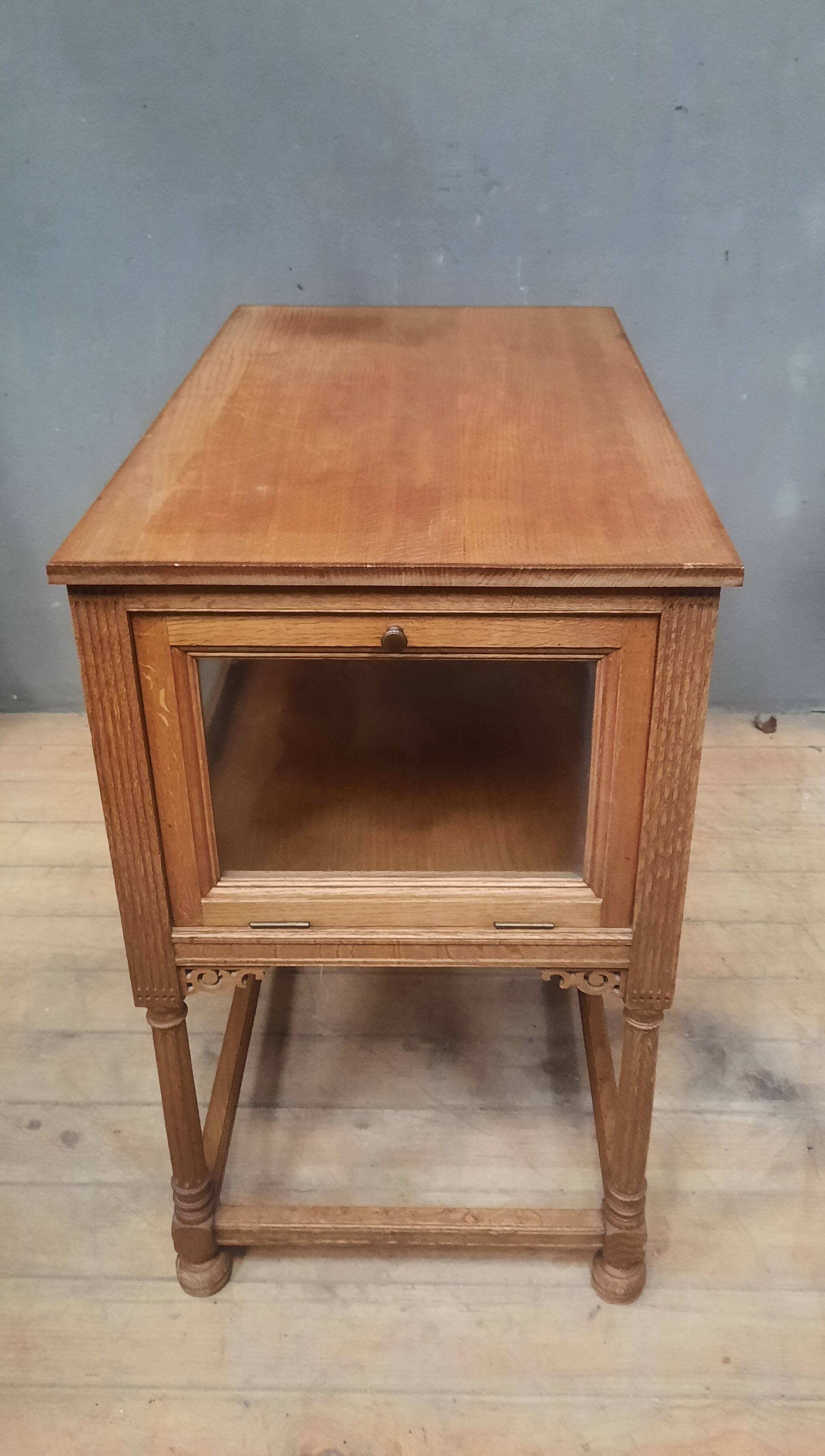 Display table in Louis XVI style