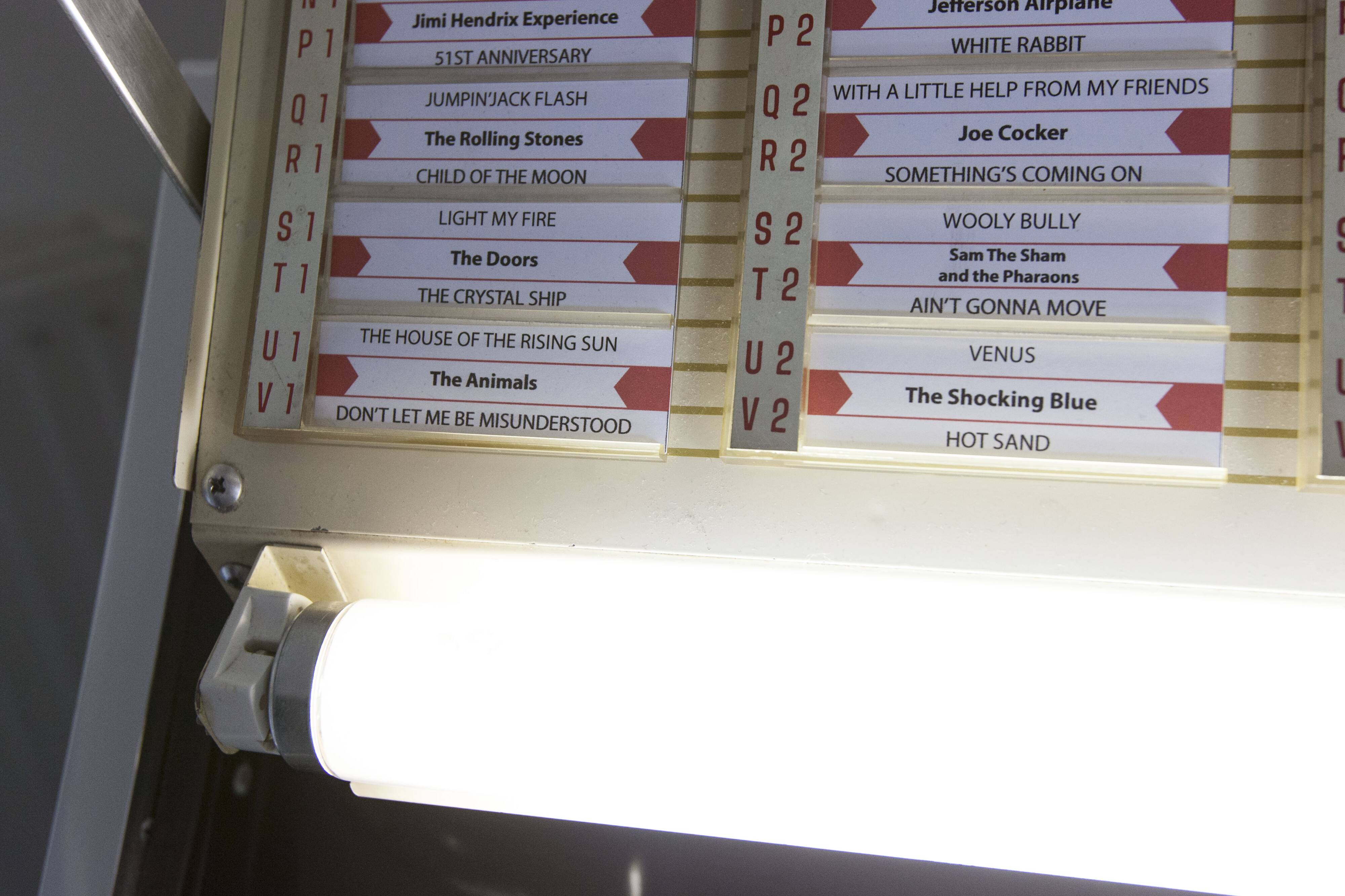 Jukebox Rowe friend from 1963 model "Jal" capa 100 vinyls pop, rock, metal compilation from 1950 to 1990