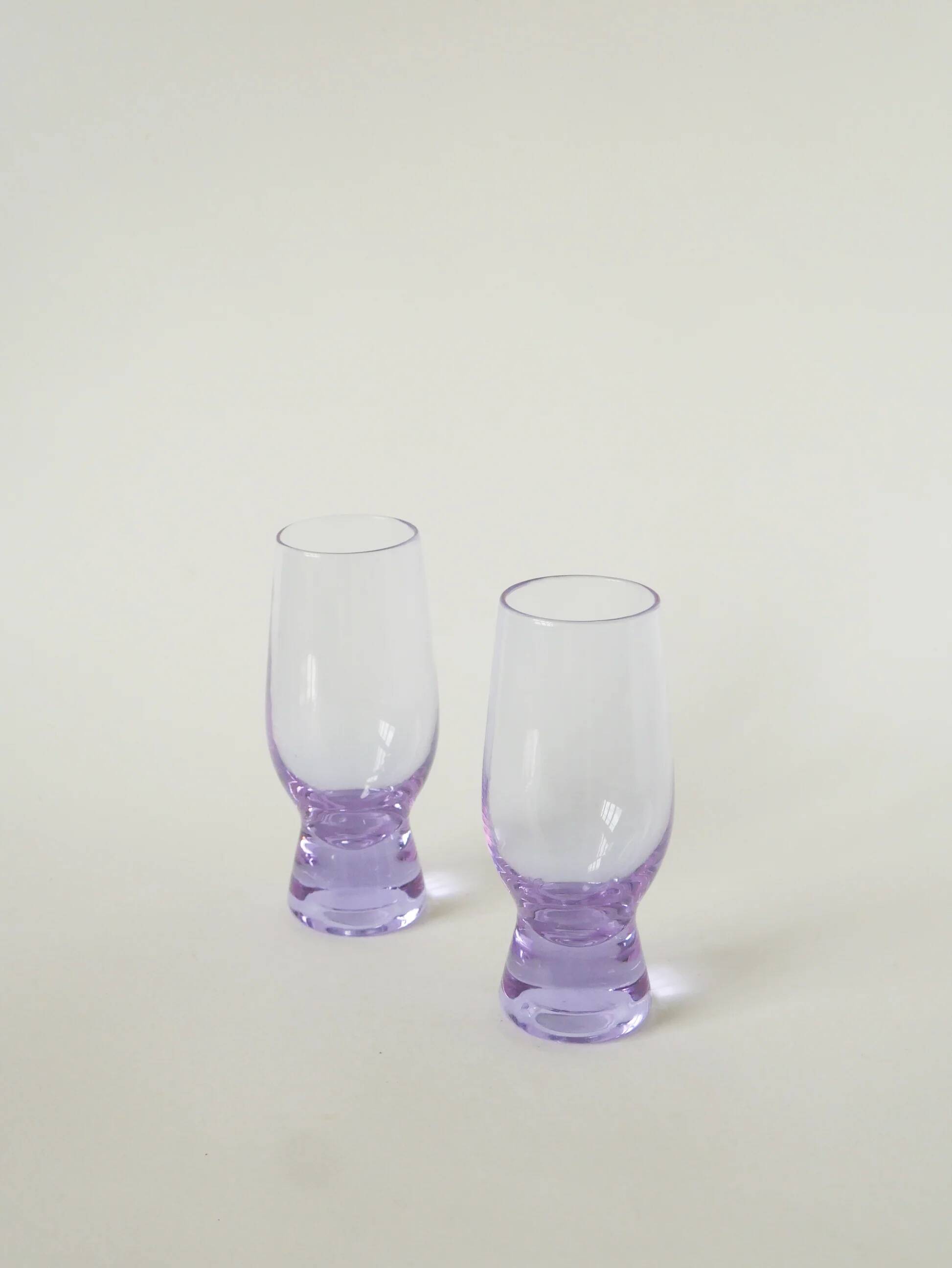 Set of 6 lilac cocktail glasses, Italian design, 1980.