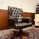 Chaise de directeur Chesterfield classique anglaise noire
