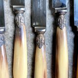 6 couteaux La Trompette en corne beige et inox