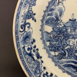 Chinese plate inspired by the company of the Indies family white blue late nineteenth century