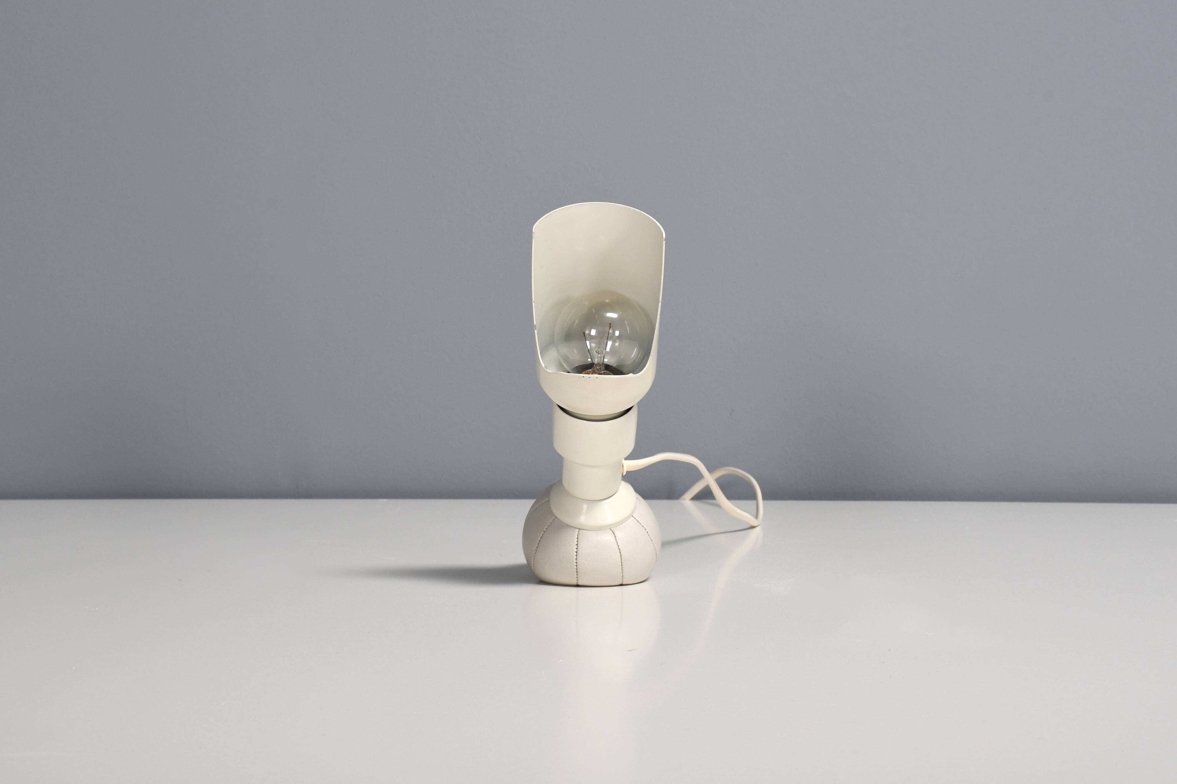 White 600P Table Lamp by Gino Sarfatti by Arteluce, Italy 1966
