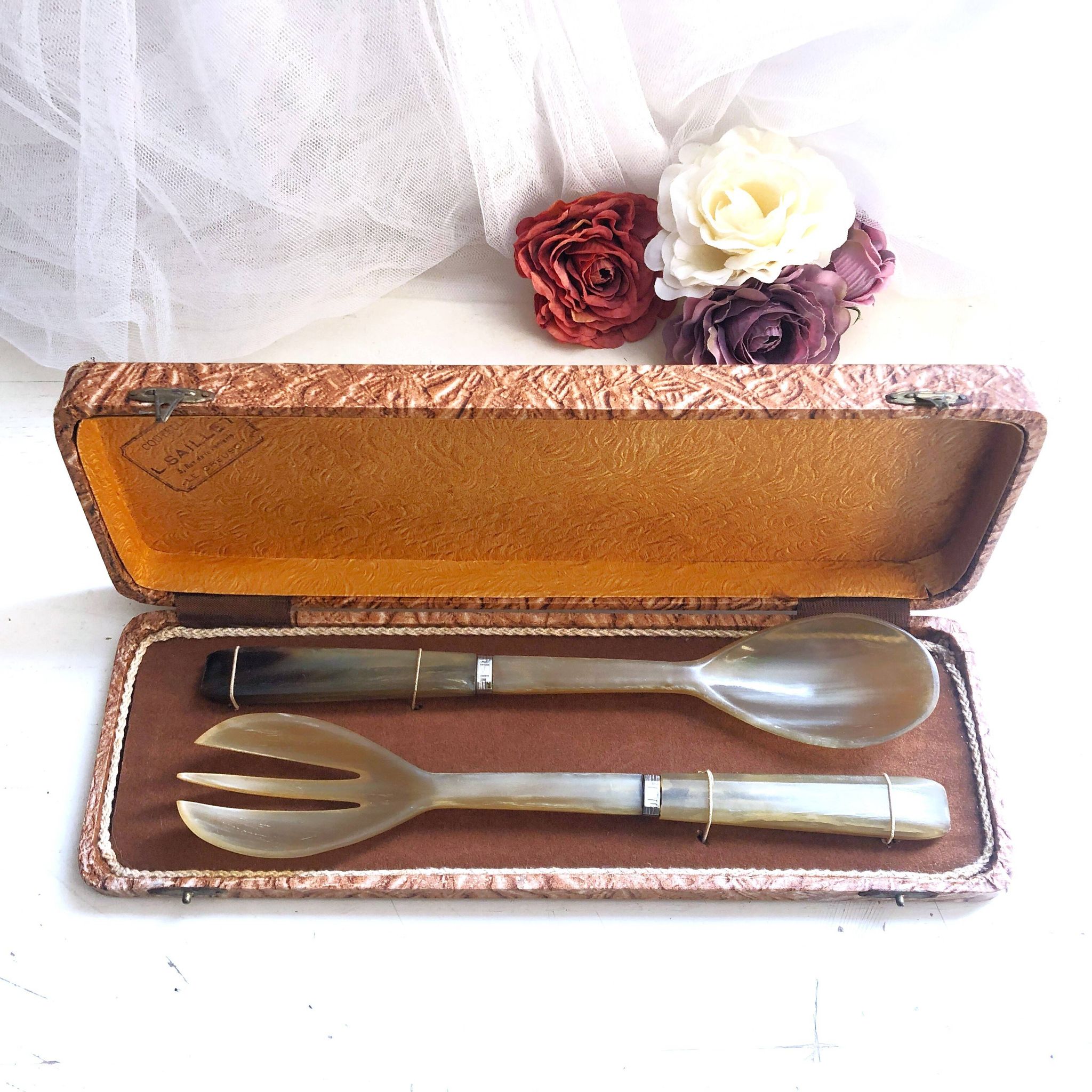 Salad cutlery box in vintage blond horn 30/40 France