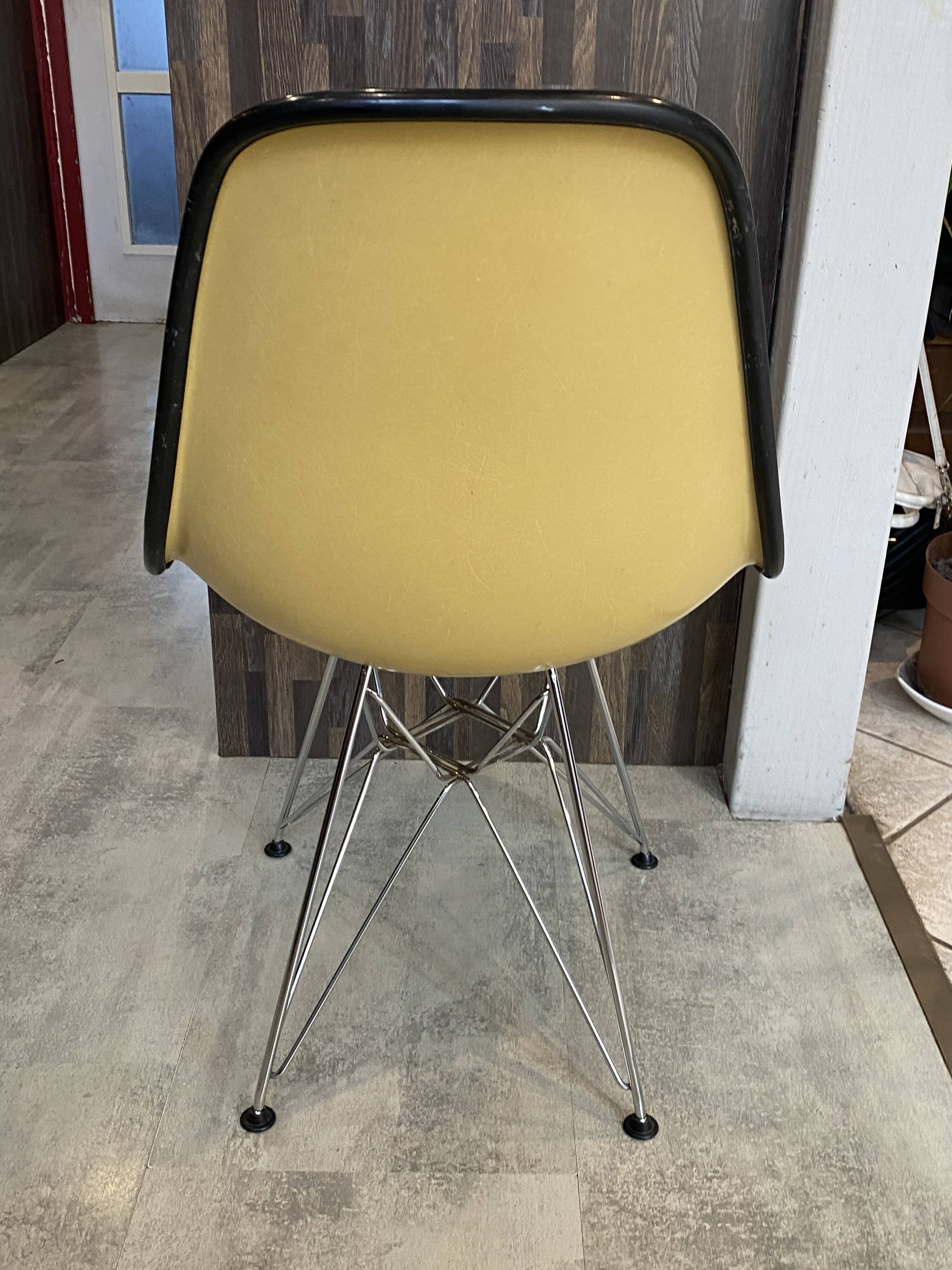 Fibreglass chair skai vinyl DSR Eiffel yellow Eames Herman Miller