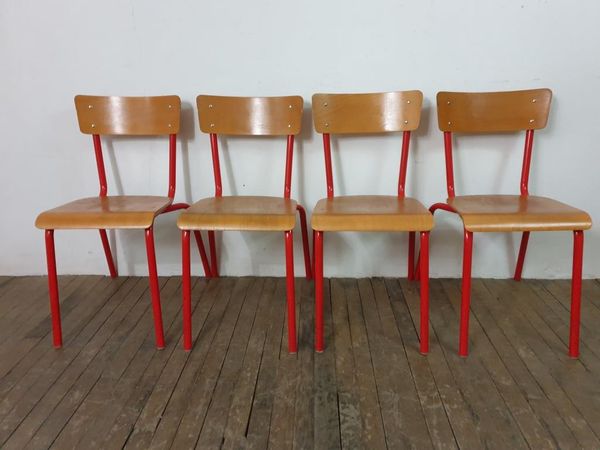 Chaises d'école