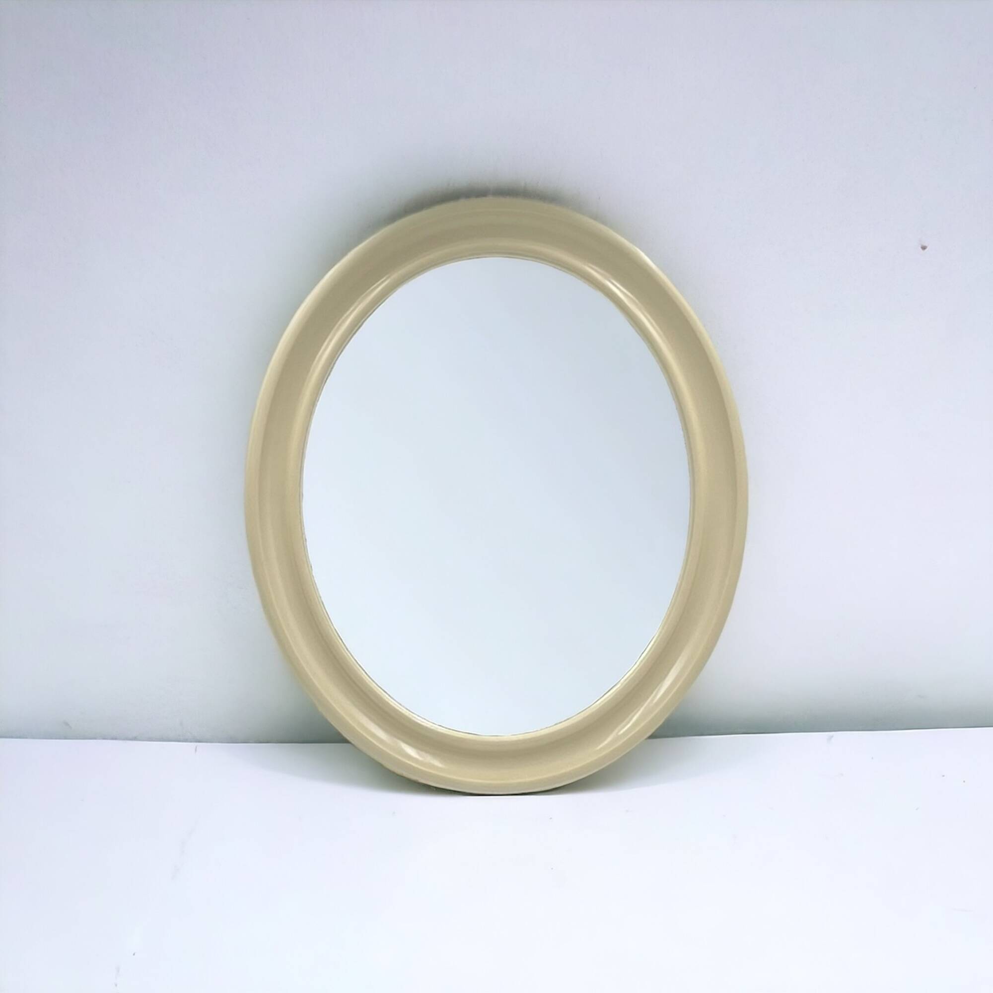 Wall Mirror 'America' in Beige Bakelite by Carrara and Matta Italy