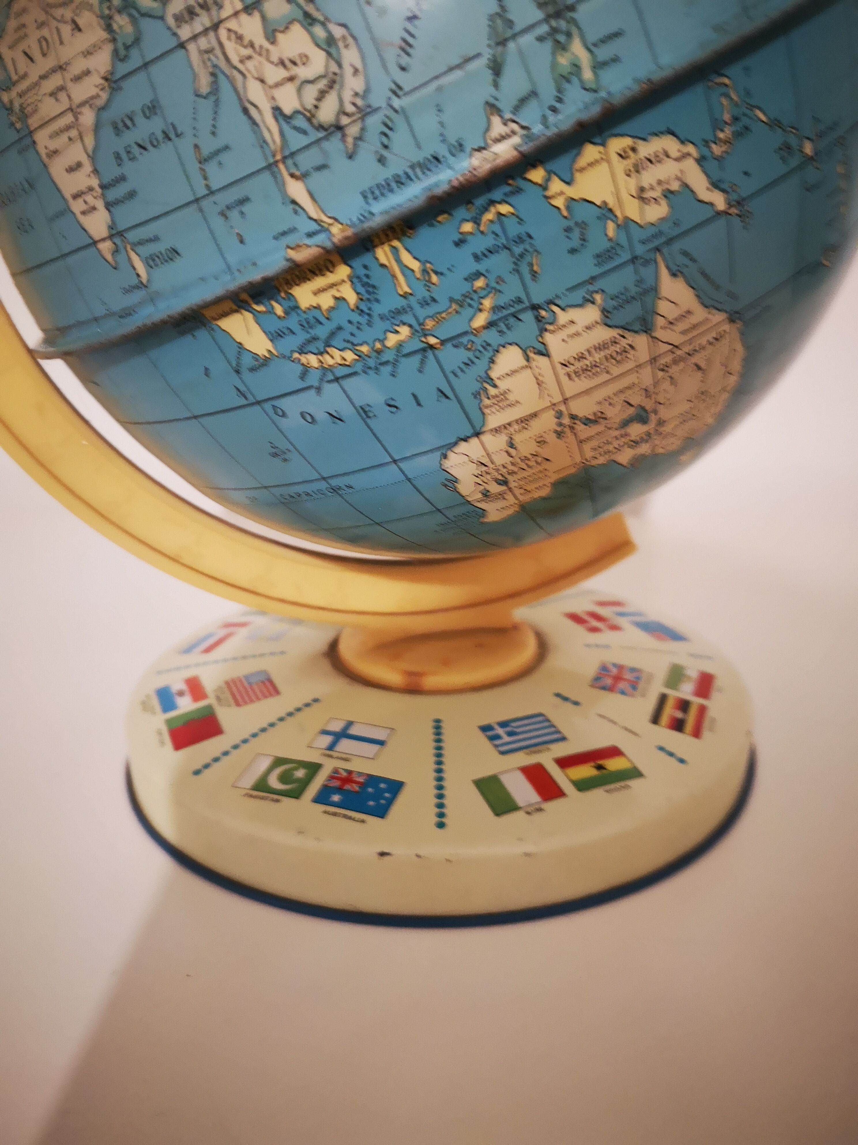 Metal Globe in 50s/60s