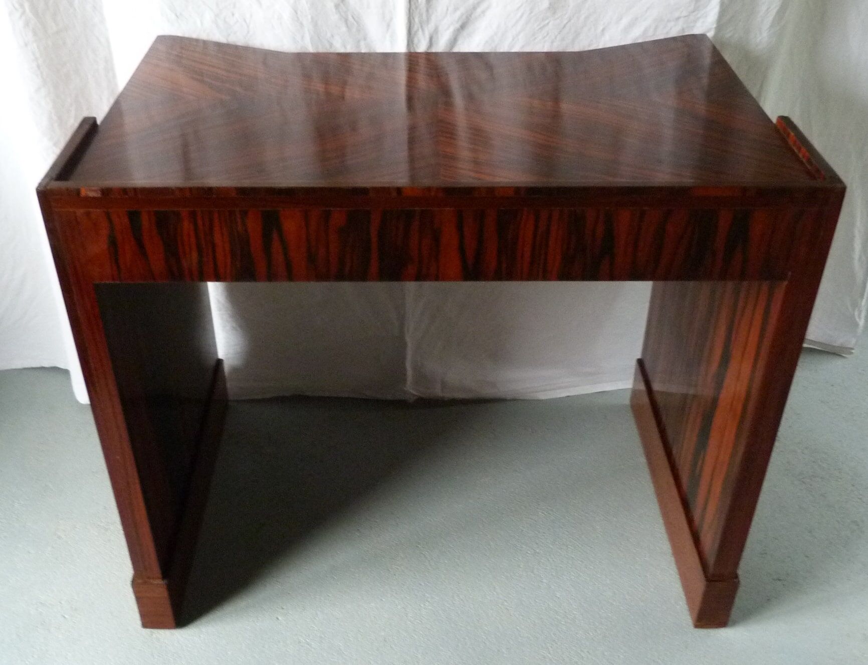 Art deco desk
