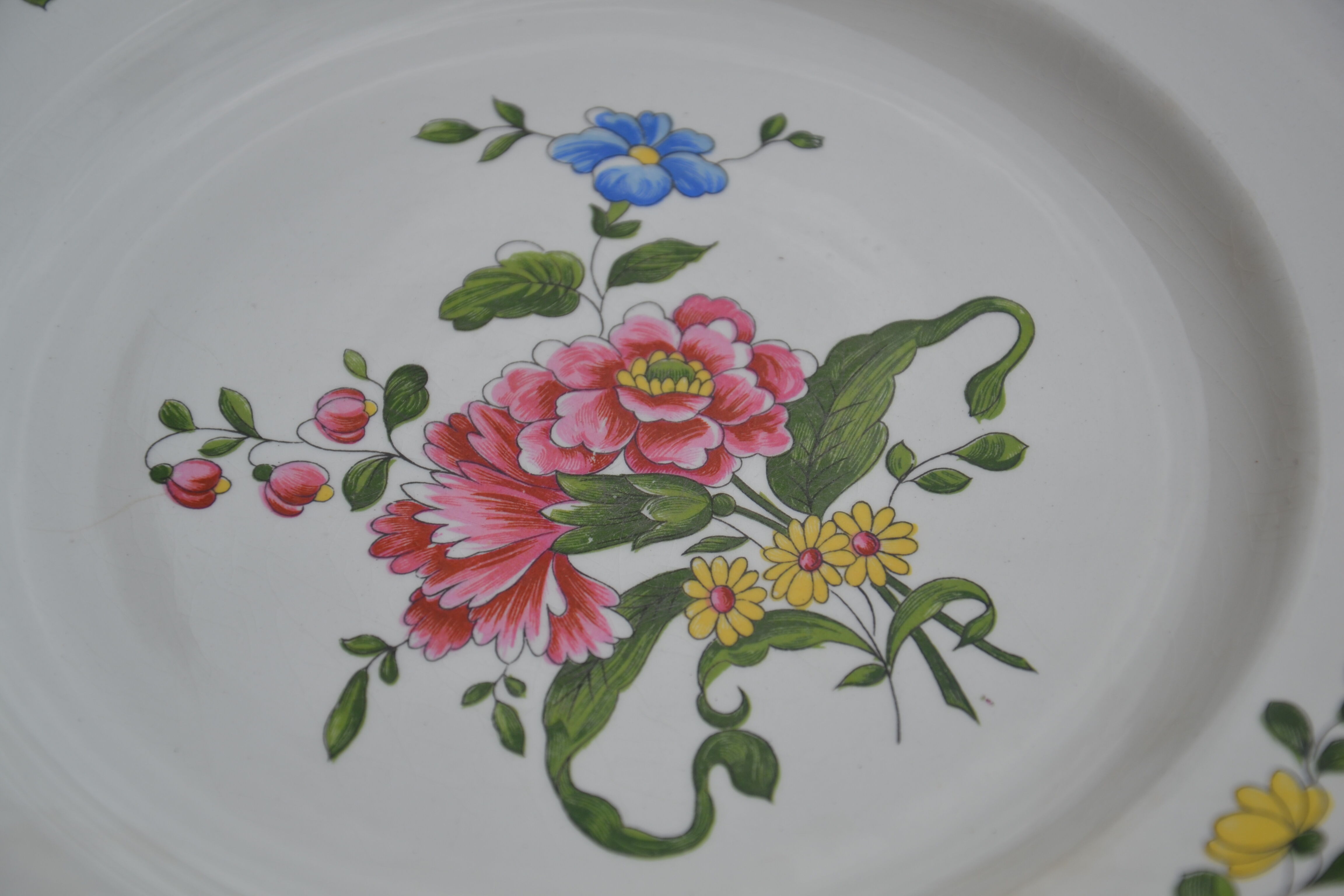 12 old St Amand flat plates 1713