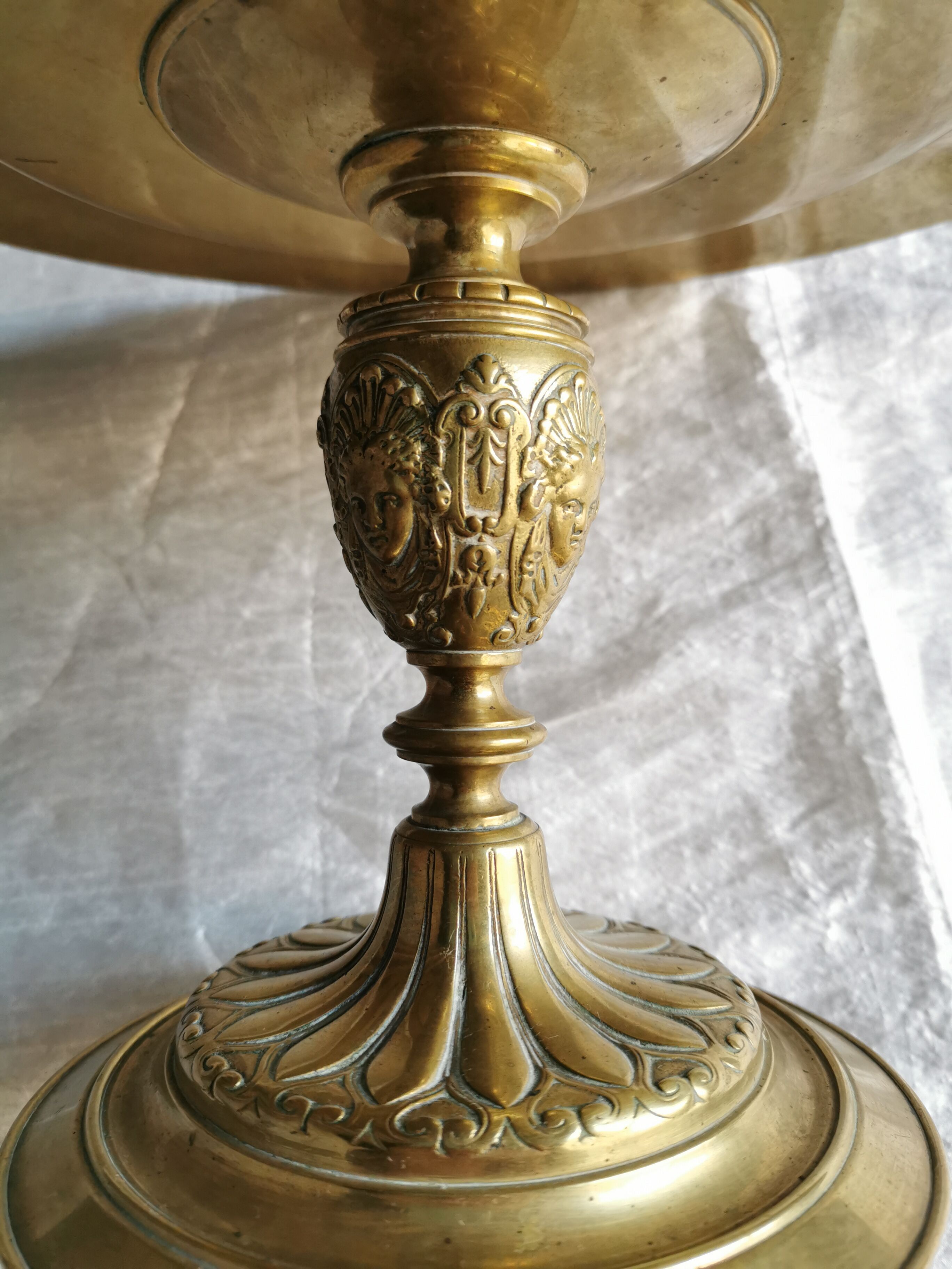 Ancient bronze cup "decor a the antique"