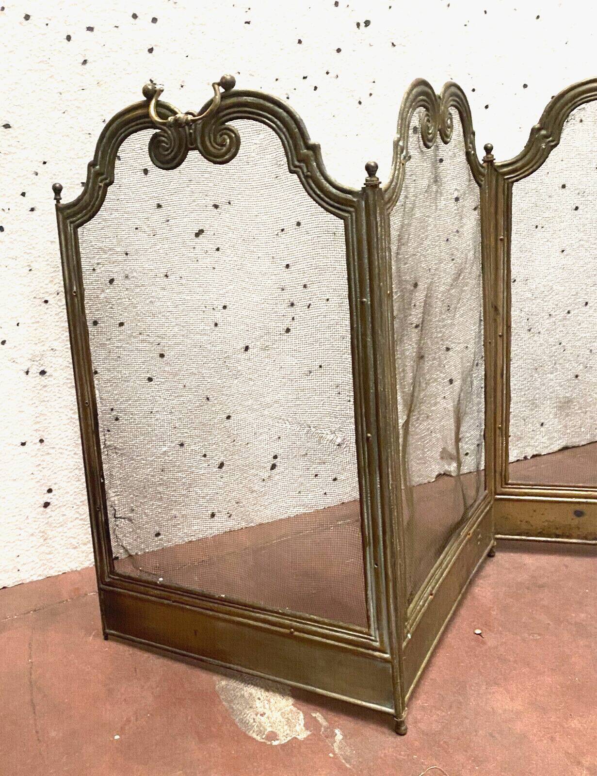 Spark screen has four sheets in brass and braided mesh XX century