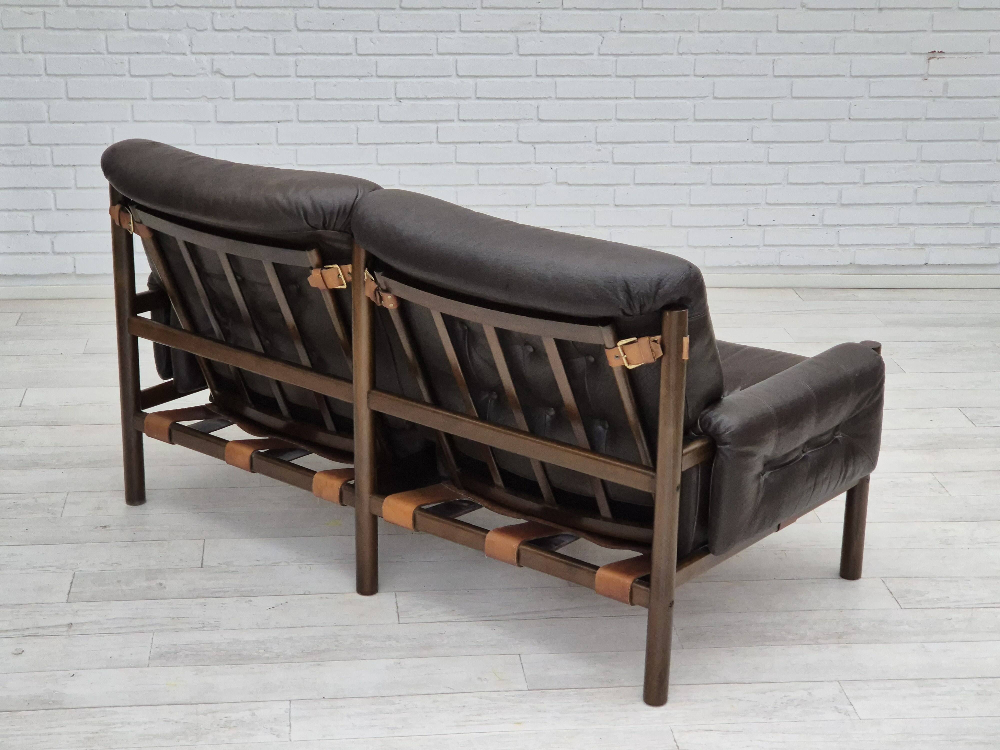 Années 1970, design norvégien par Ivar Opsvik pour Bruksbo Norvège, canapé 2 places, modèle "Safari".