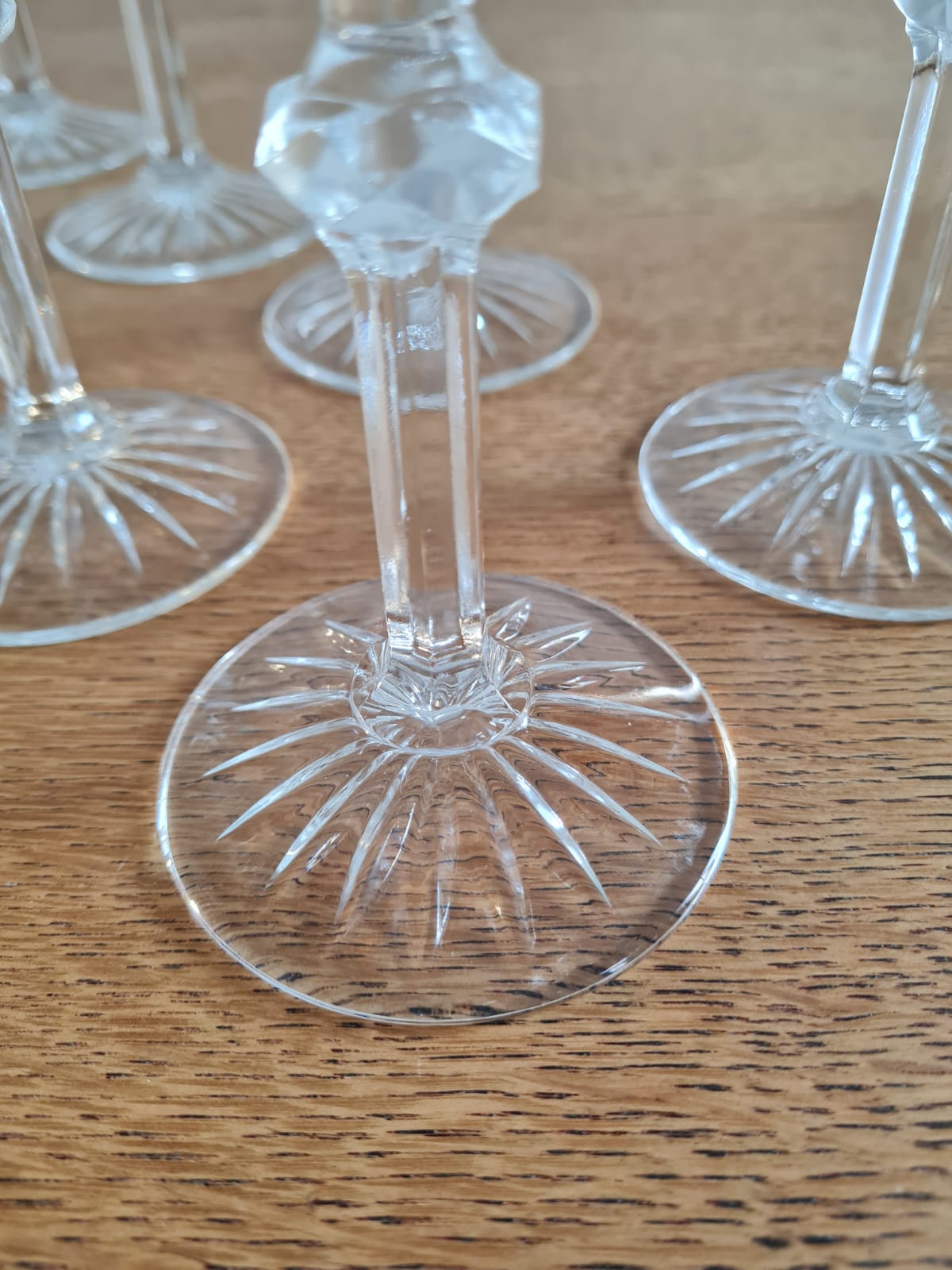 Service of 6 chissed wine glasses