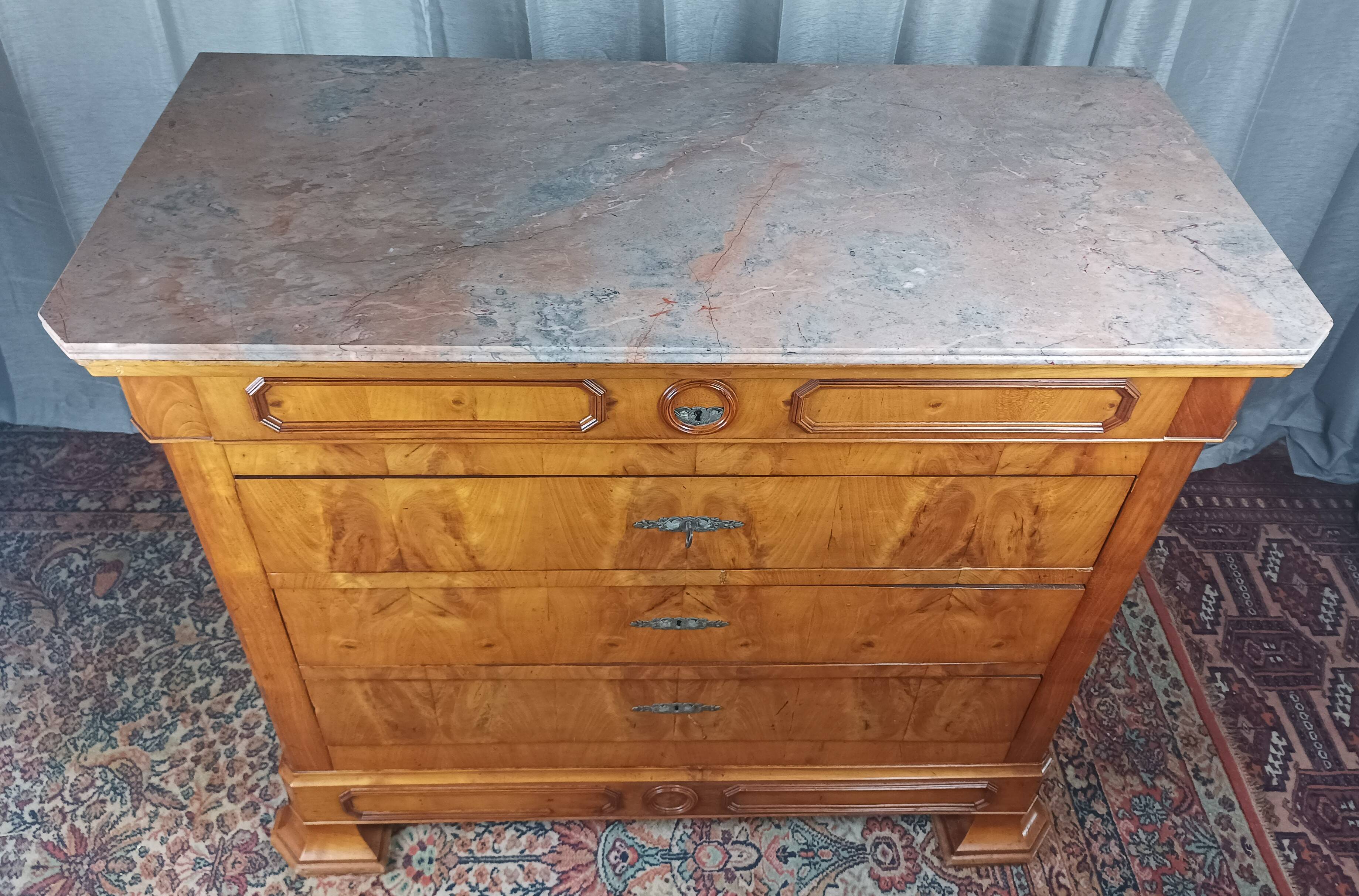 Louis Philippe chest of drawers in cherry wood