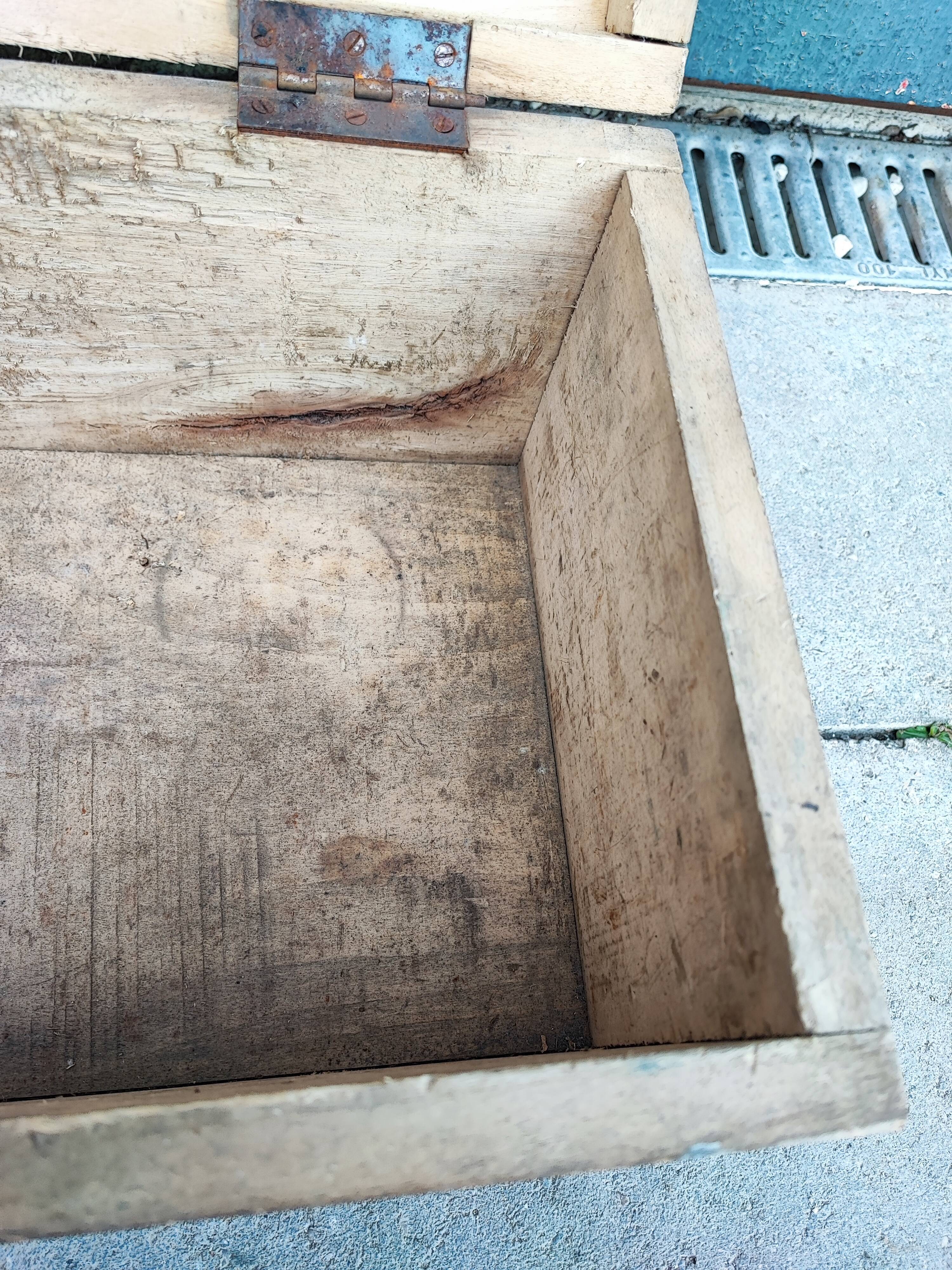 Trunk chest in raw wood