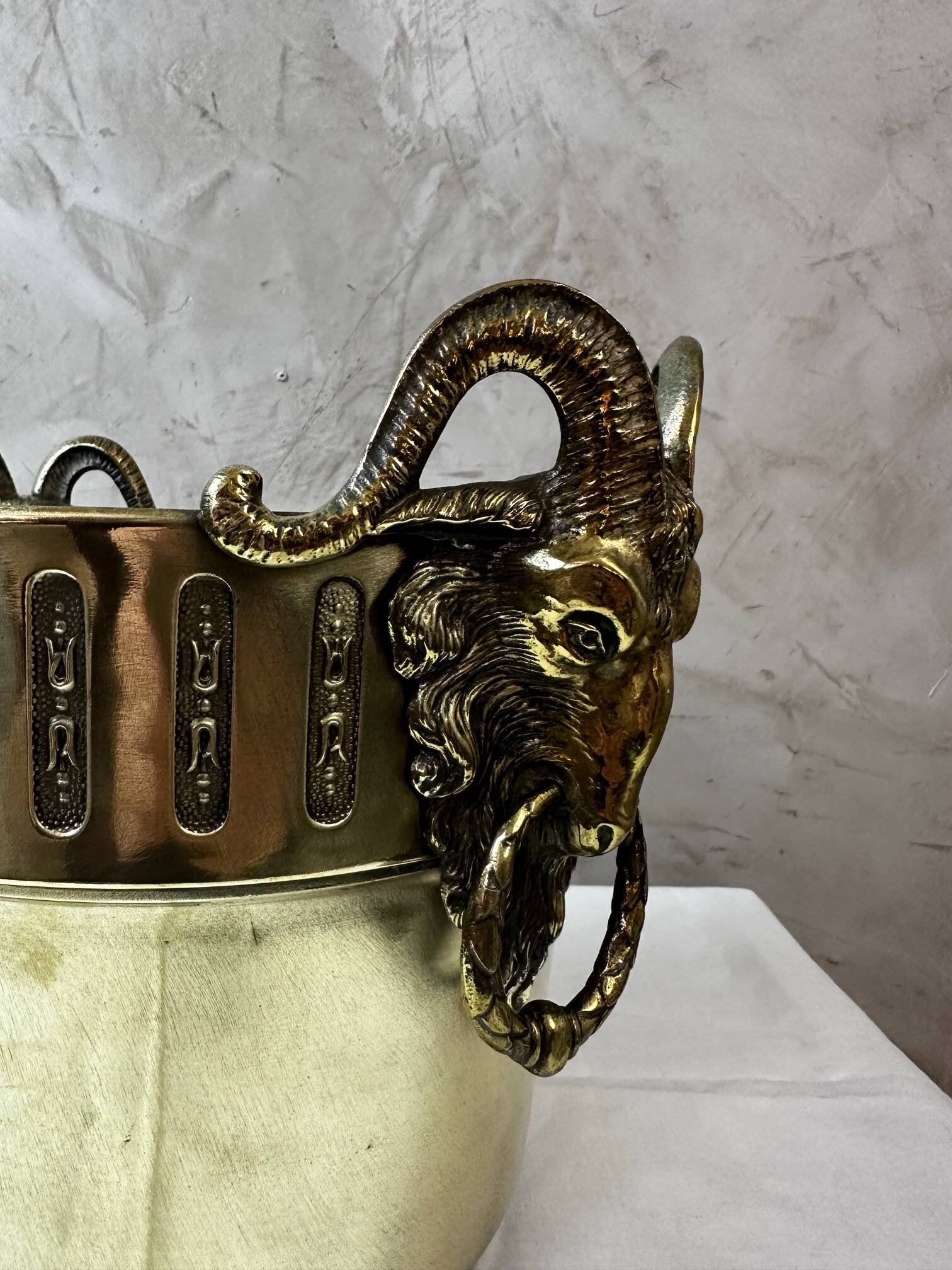 Aries champagne bucket