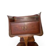 Tables de chevet italiennes Art déco en ronce de noyer, années 1950. Il ya une tablette supérieure en verre