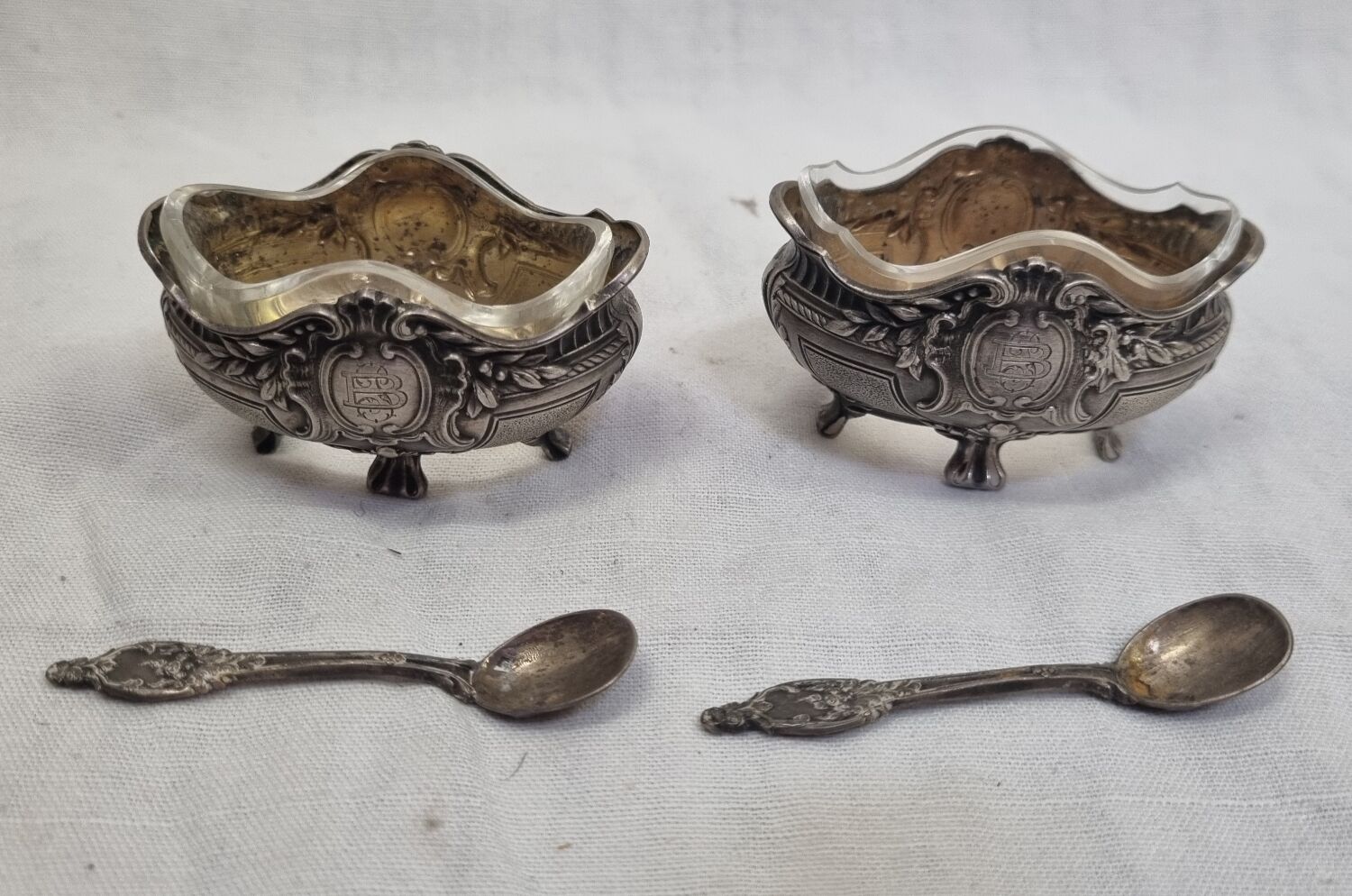 Late 19th century Medici salt cellars