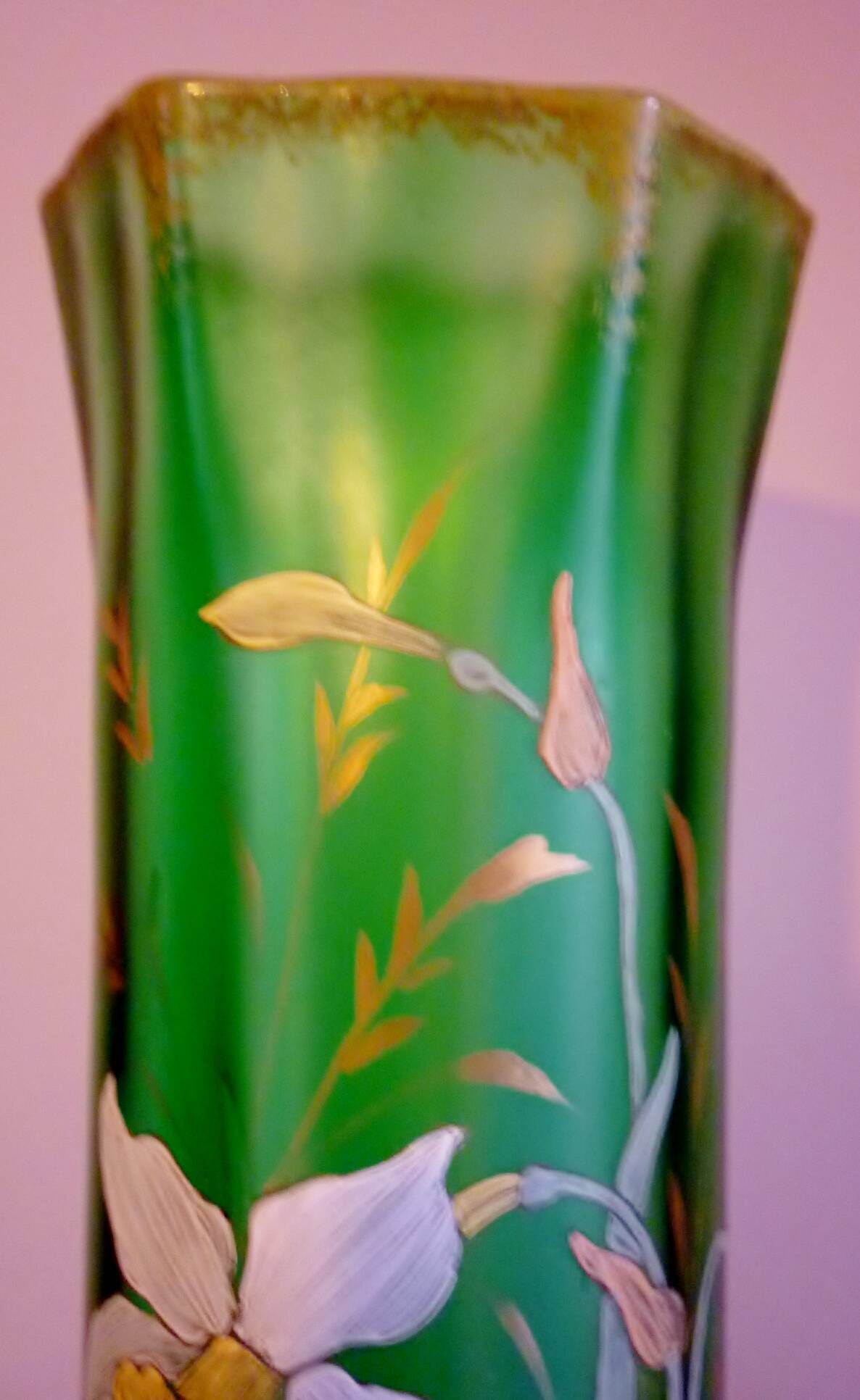 Vase with daffodils in blown glass, enameled, gilded, Legras Montjoye workshops, art nouveau
