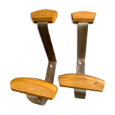 Paire de patères en bois