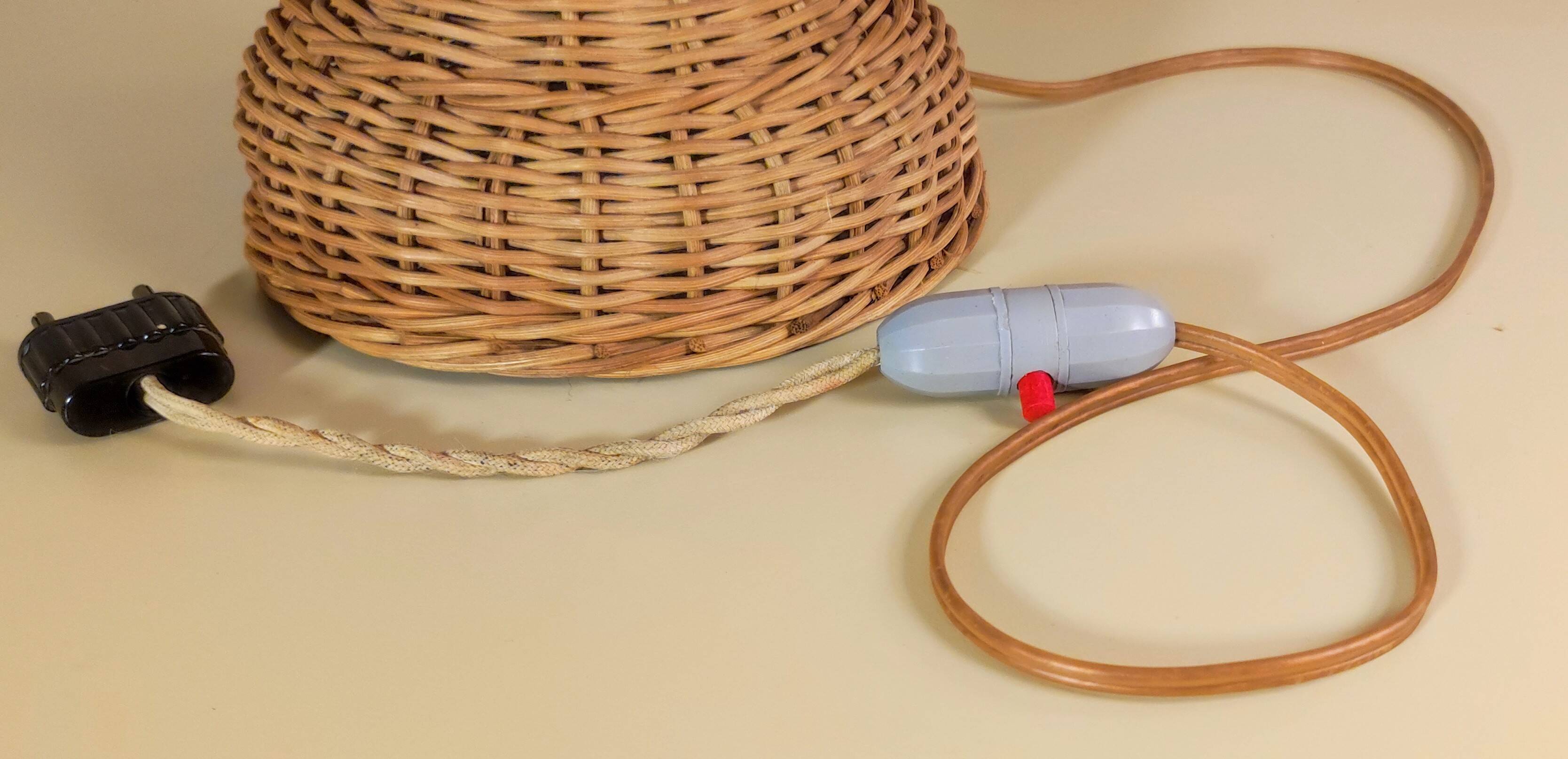 Rattan mushroom lamp