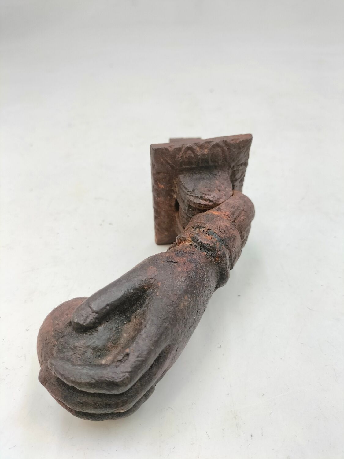 Ancien heurtoir de porte
