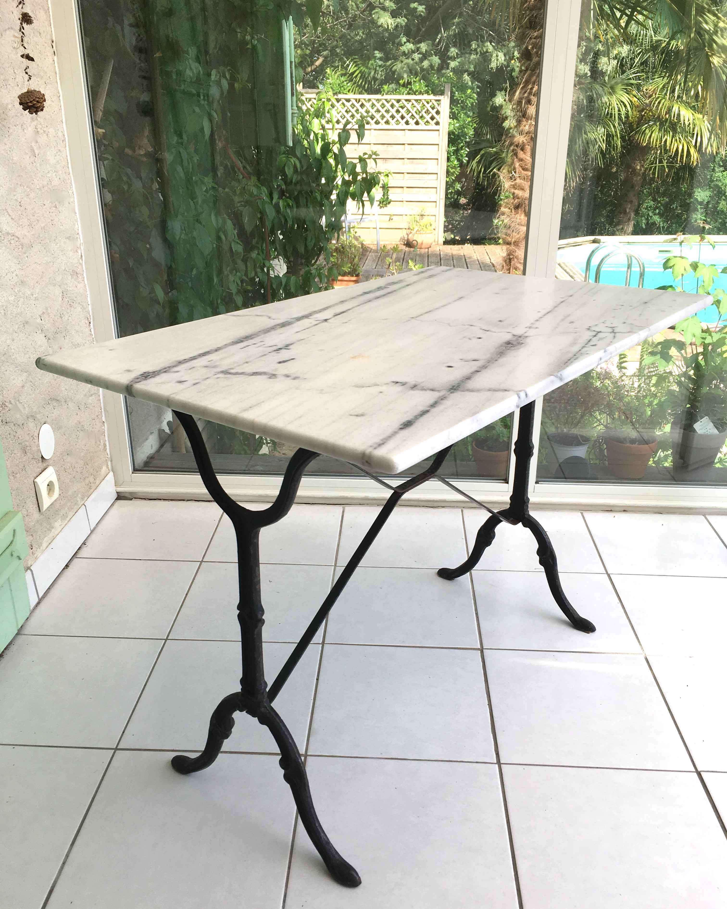 Table bistrot marbre et fonte