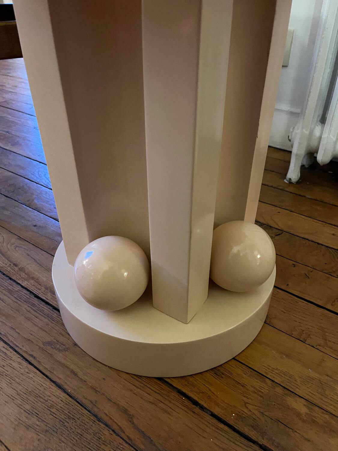 Nemesis Fleur Delesalle Monoprix pink stool