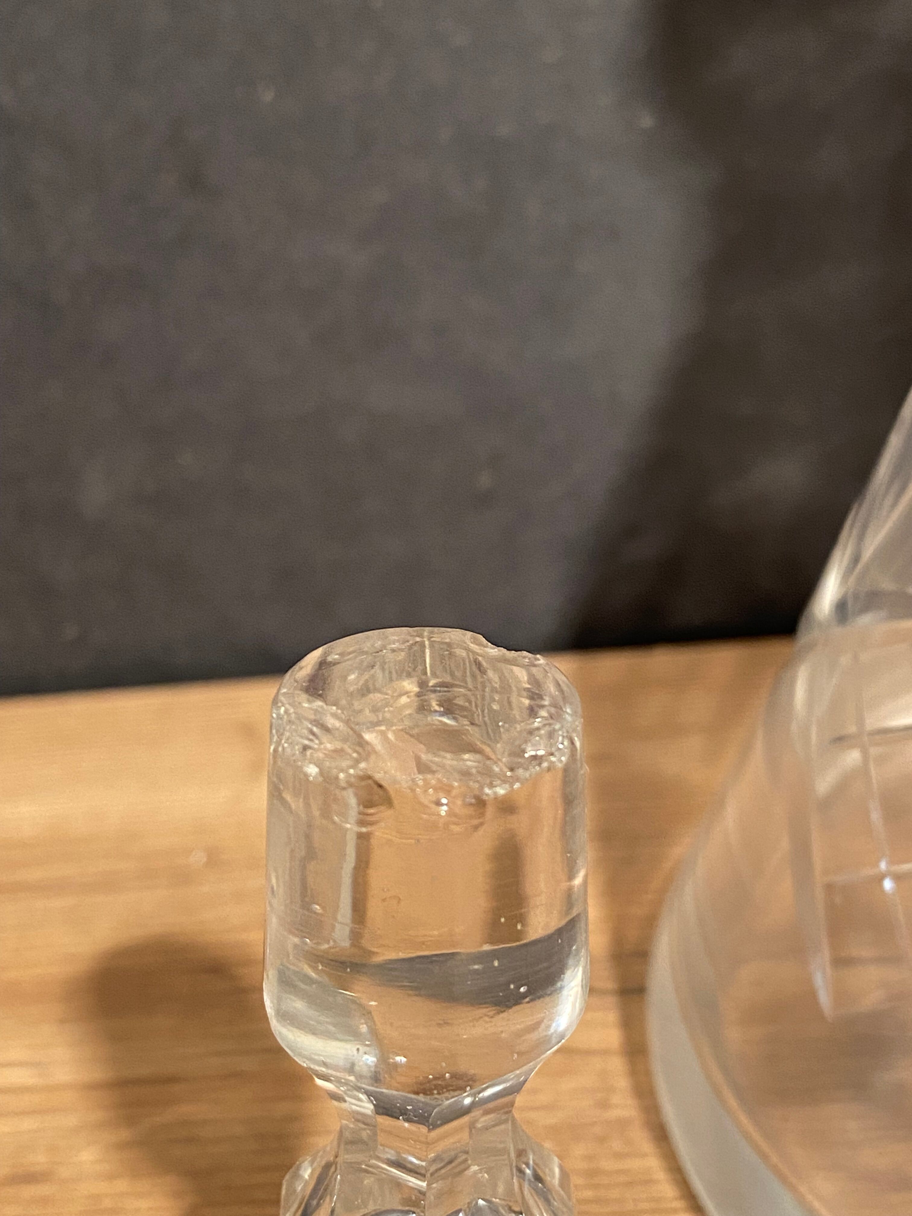 Piriform carafe in cut crystal