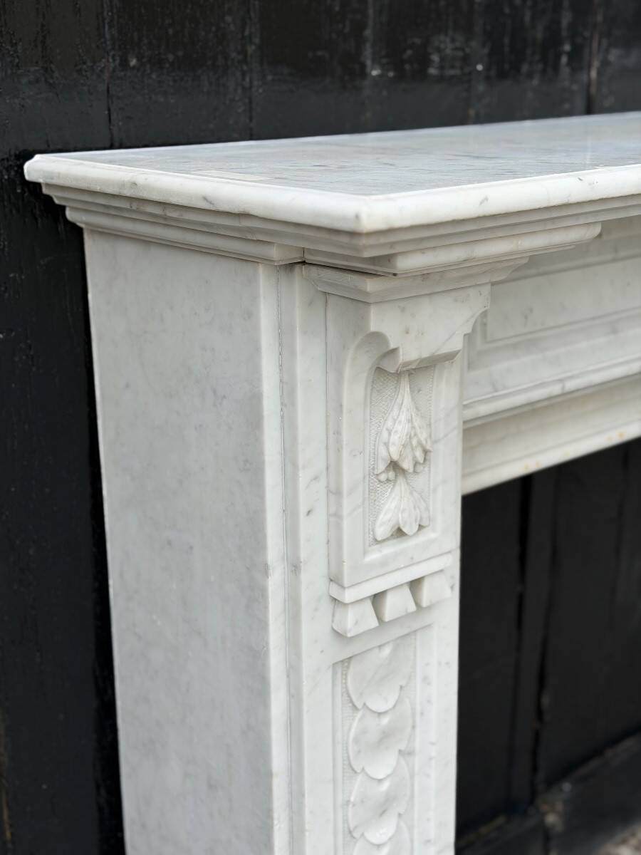 Louis XVI style fireplace in Carrara marble, circa 1880.