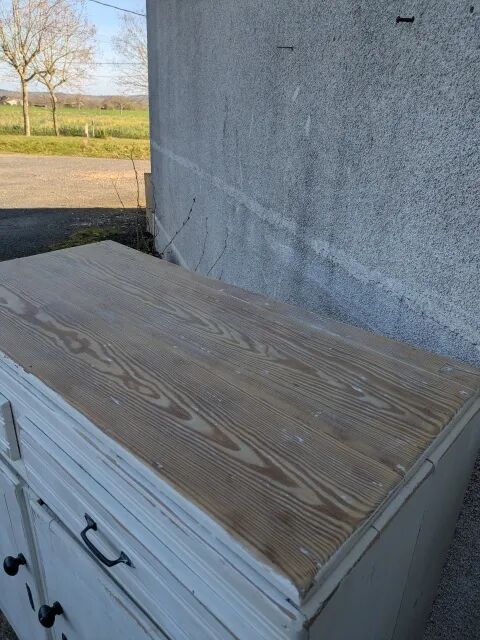 Buffet vintage white