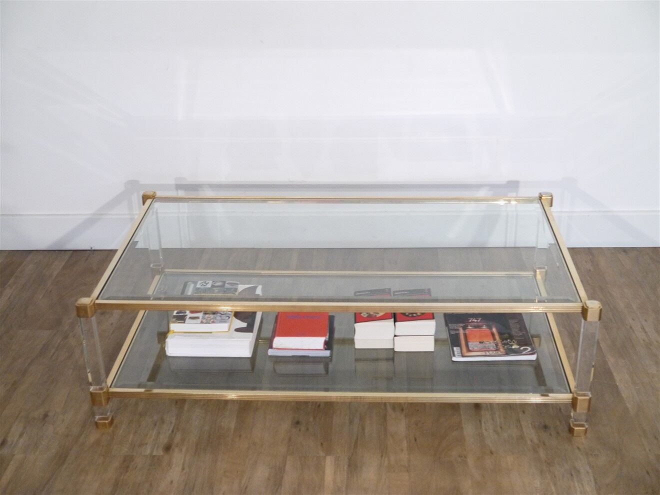 Table basse vintage en lucite metal et verre 1960