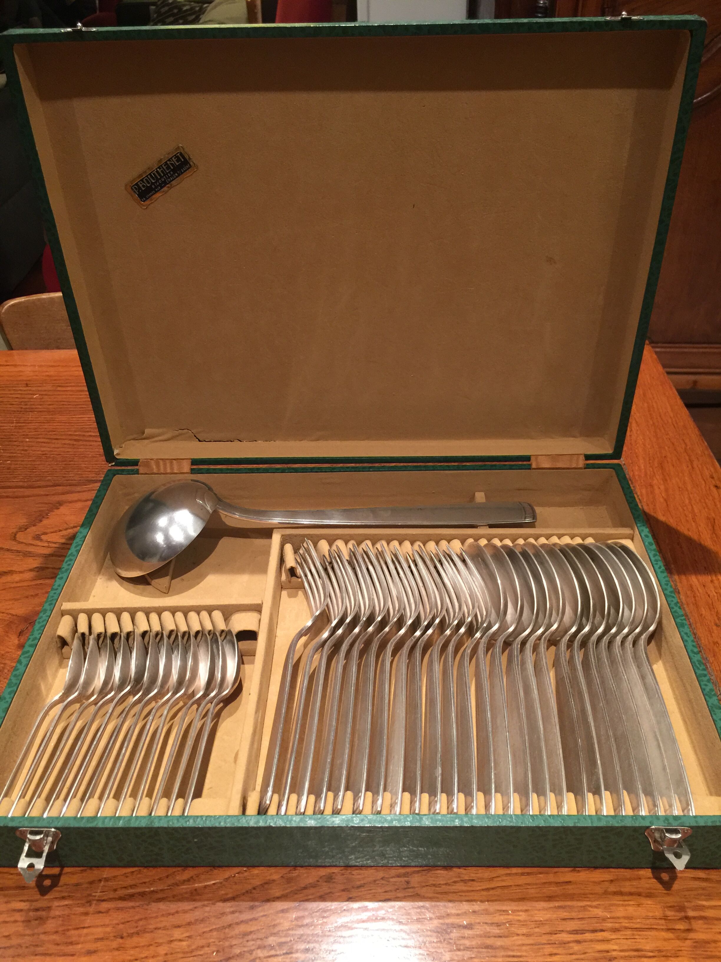 Housewife ercuis in silver metal