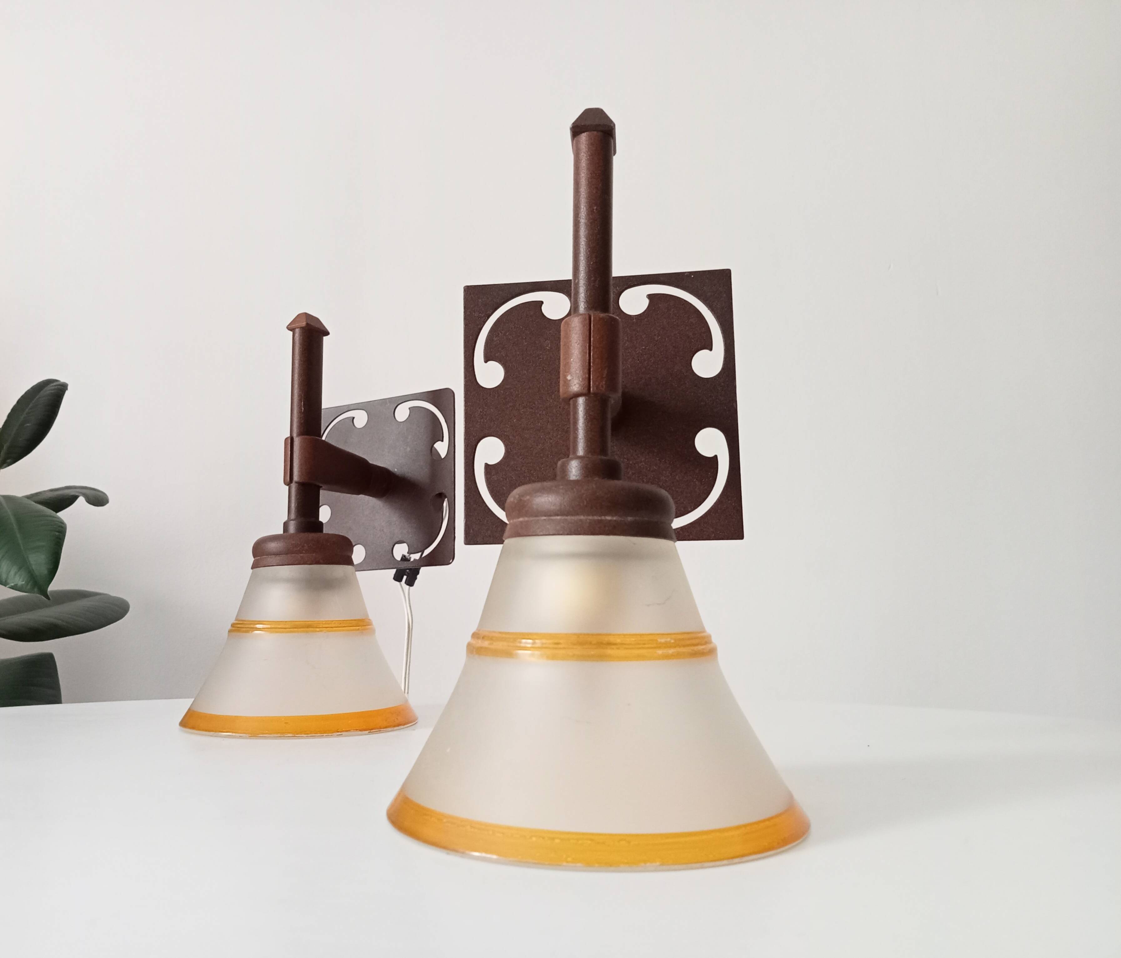 Pair of vintage Italian Linea wall lights from the 70s/80s