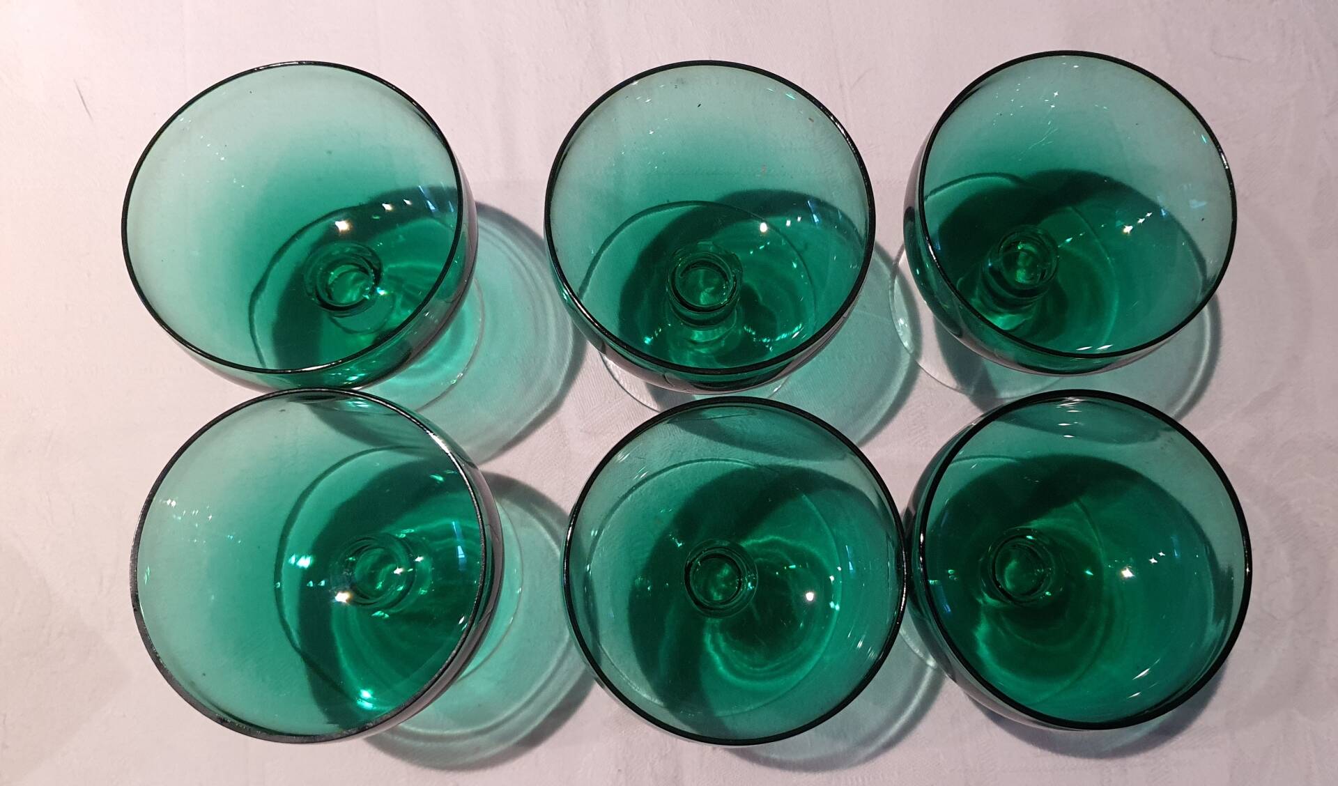 6 emerald green stemmed glasses