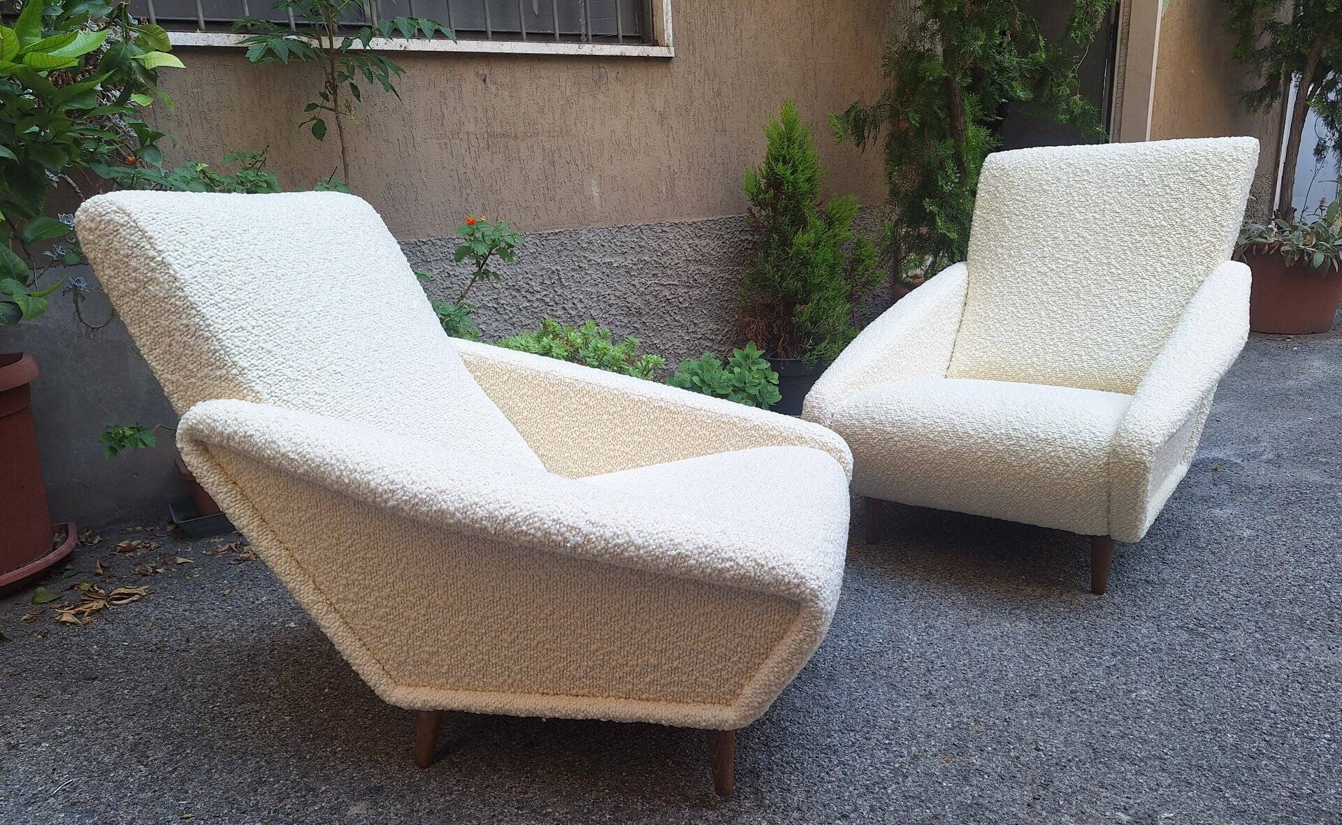 Distex Model Armchairs in White Boucle by Gio Ponti for Manifattura Artigianale Italiana, 1990s, Set of 2
